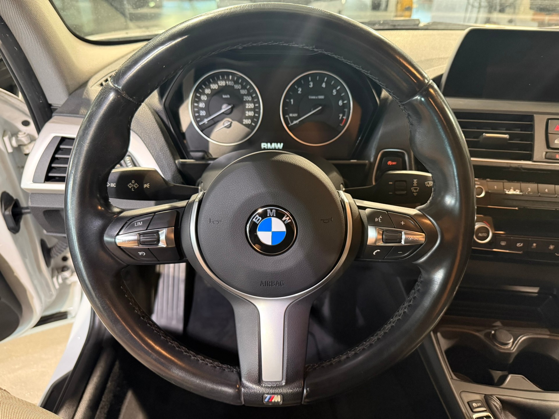 BMW 116i Business-image-16