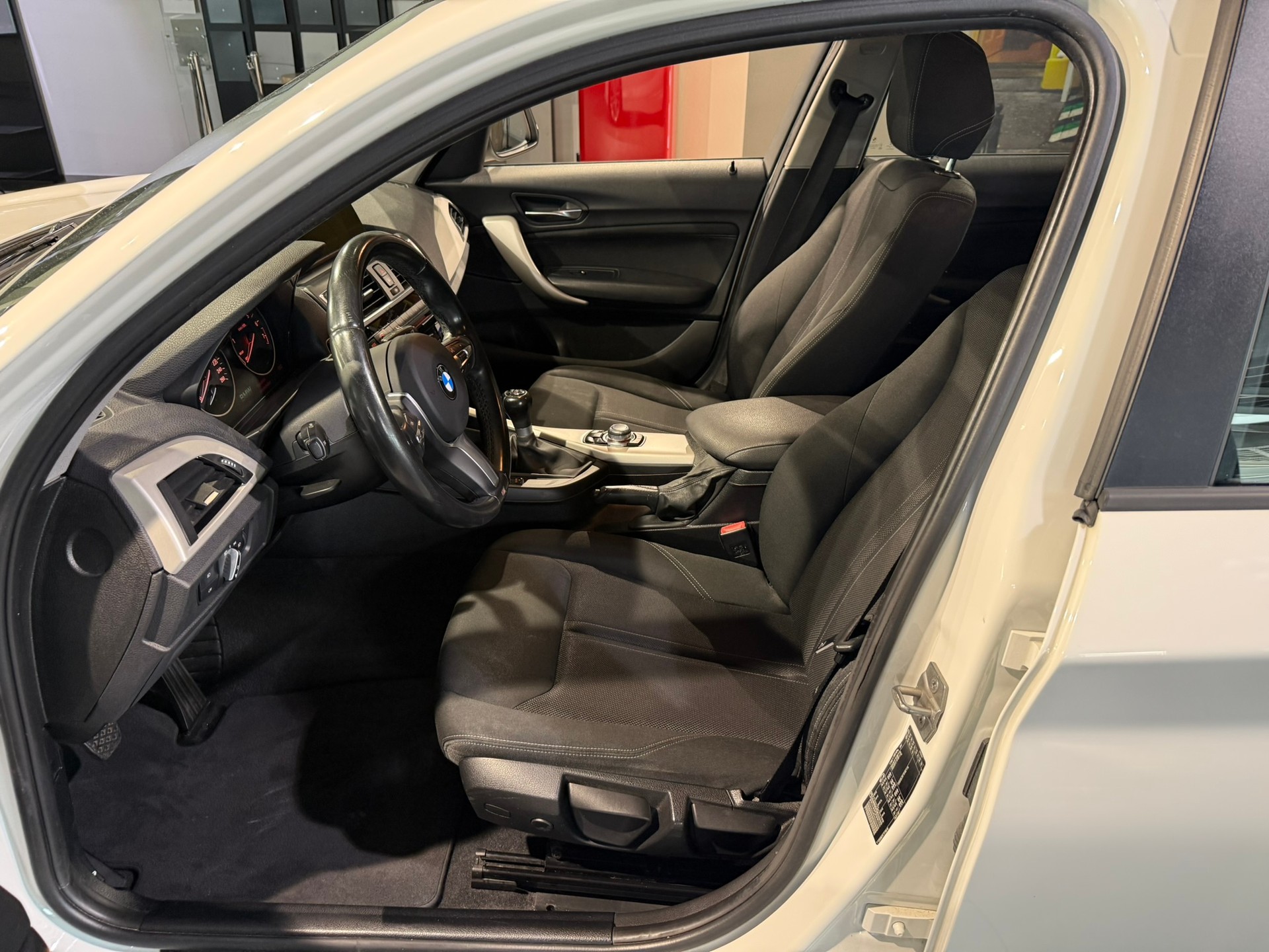 BMW 116i Business-image-15