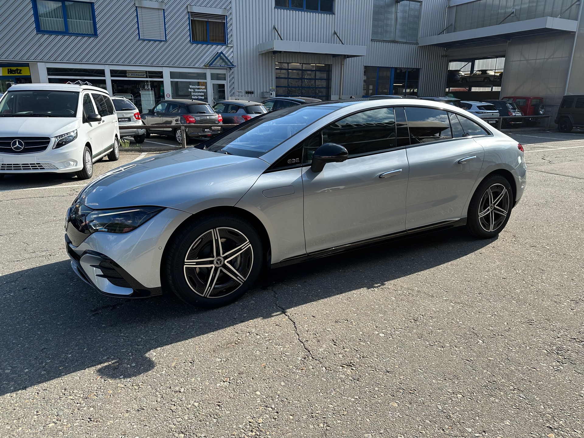 MERCEDES-BENZ EQE 500 AMG Line 4matic-image-4