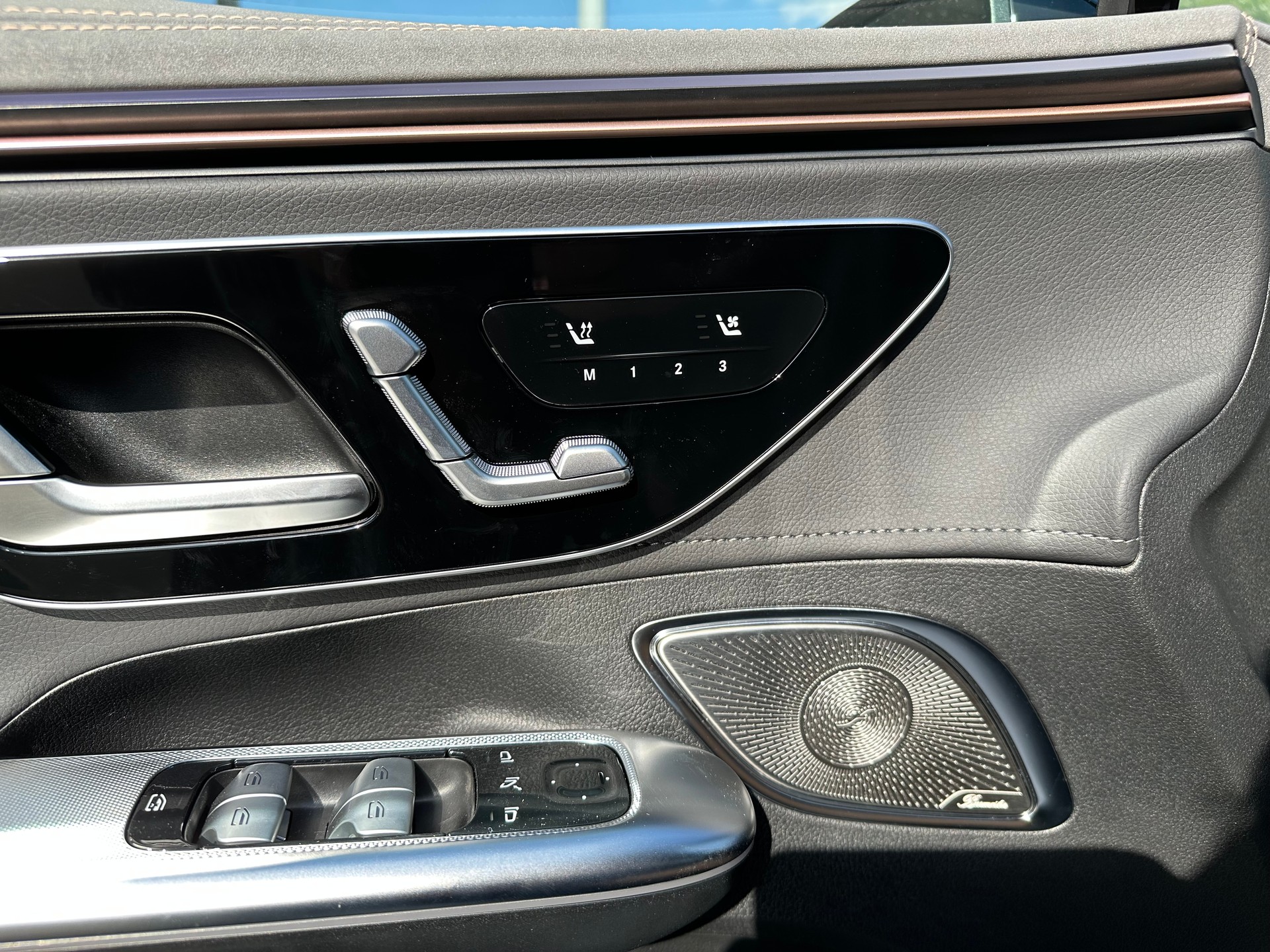 MERCEDES-BENZ EQE 500 AMG Line 4matic-image-14
