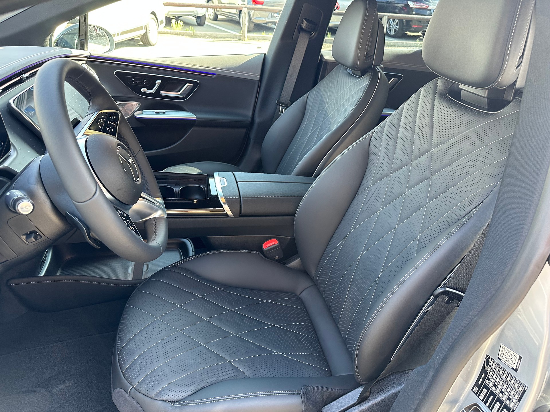 MERCEDES-BENZ EQE 500 AMG Line 4matic-image-10