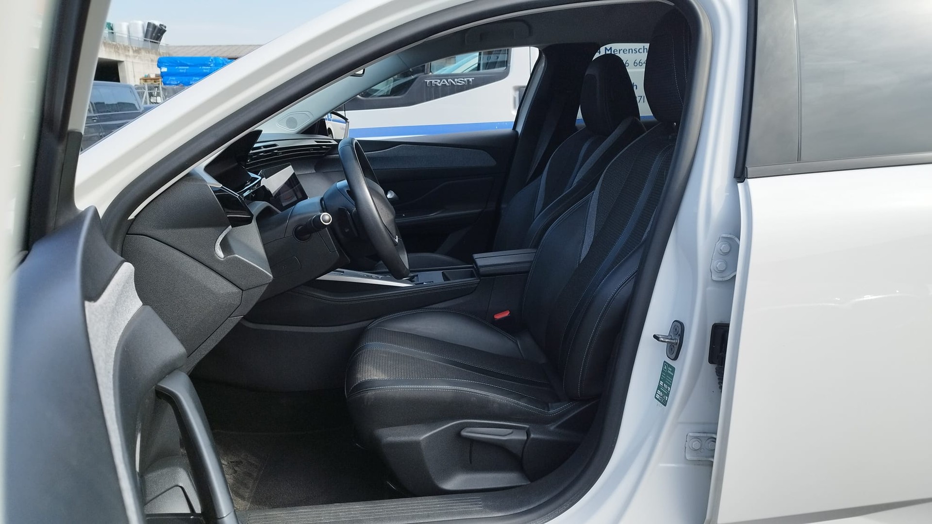PEUGEOT 308 SW 1.5 BlueHDI Allure Pack EAT8-image-11