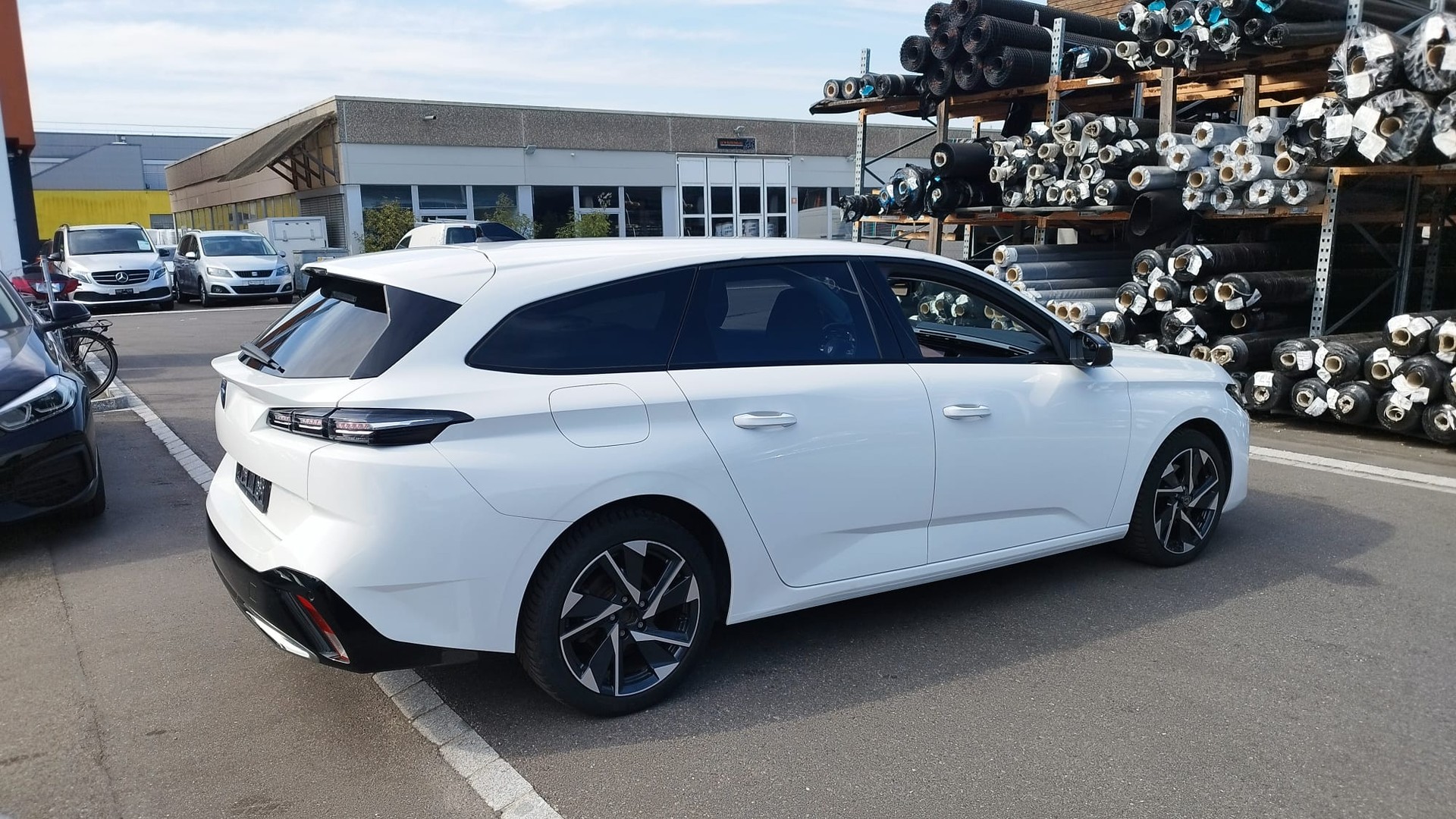 PEUGEOT 308 SW 1.5 BlueHDI Allure Pack EAT8-image-5
