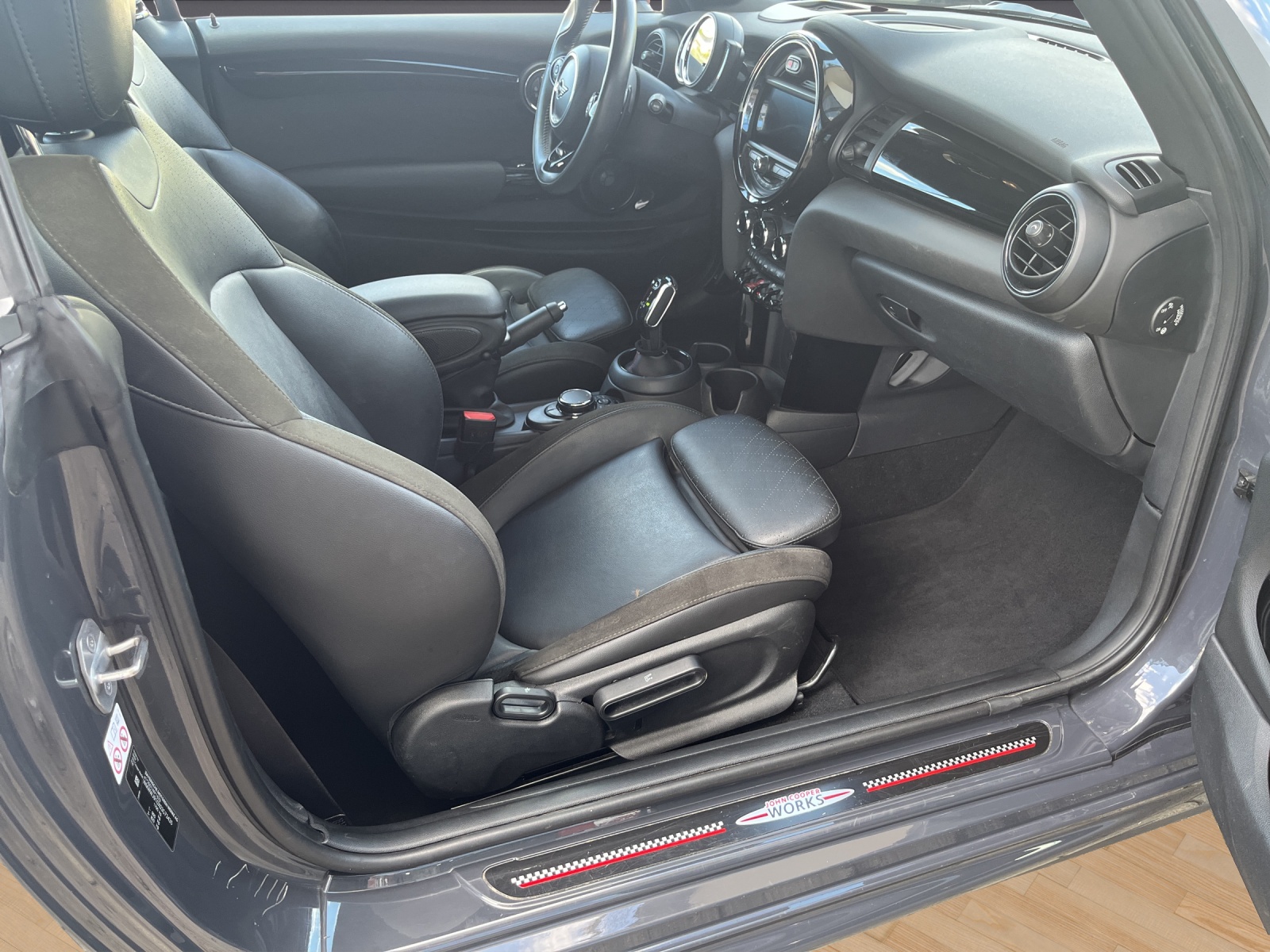 MINI Cabrio F57 2.0i John Cooper Works SAG-image-11