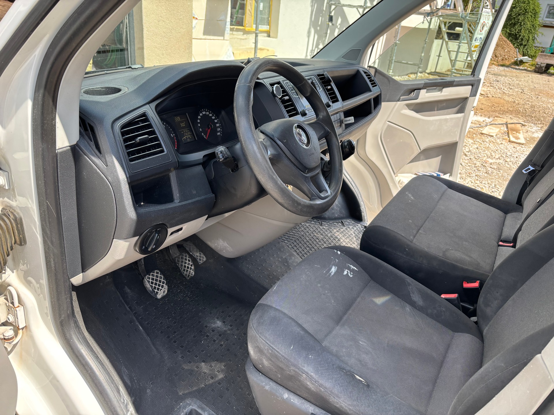 VW Transporter-image-5