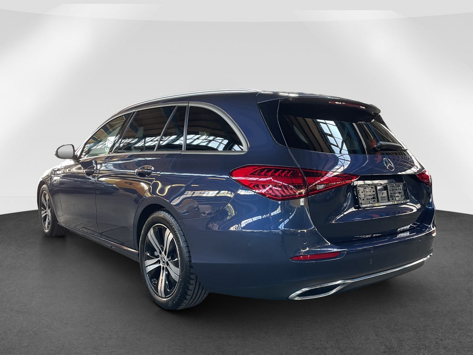 MERCEDES-BENZ C 220 d Avantgarde 4matic Kombi-image-3