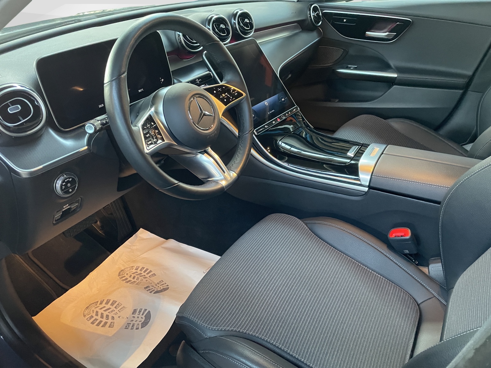 MERCEDES-BENZ C 220 d Avantgarde 4matic Kombi-image-6