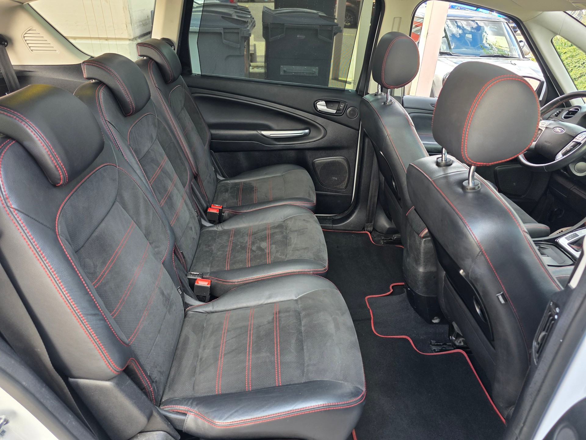 FORD S-Max 2.2 TDCi TitaniumS Automatic-image-16