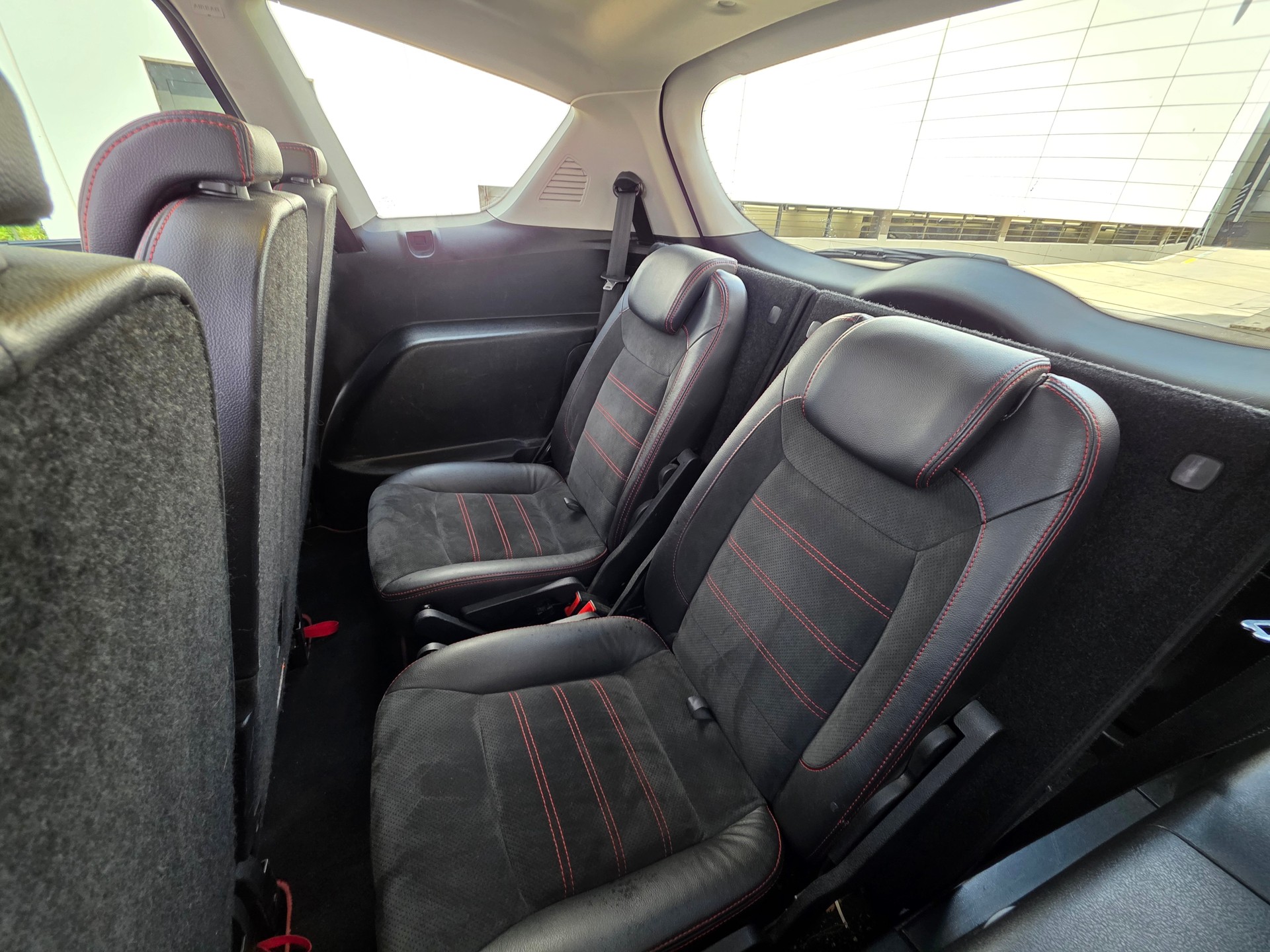 FORD S-Max 2.2 TDCi TitaniumS Automatic-image-17