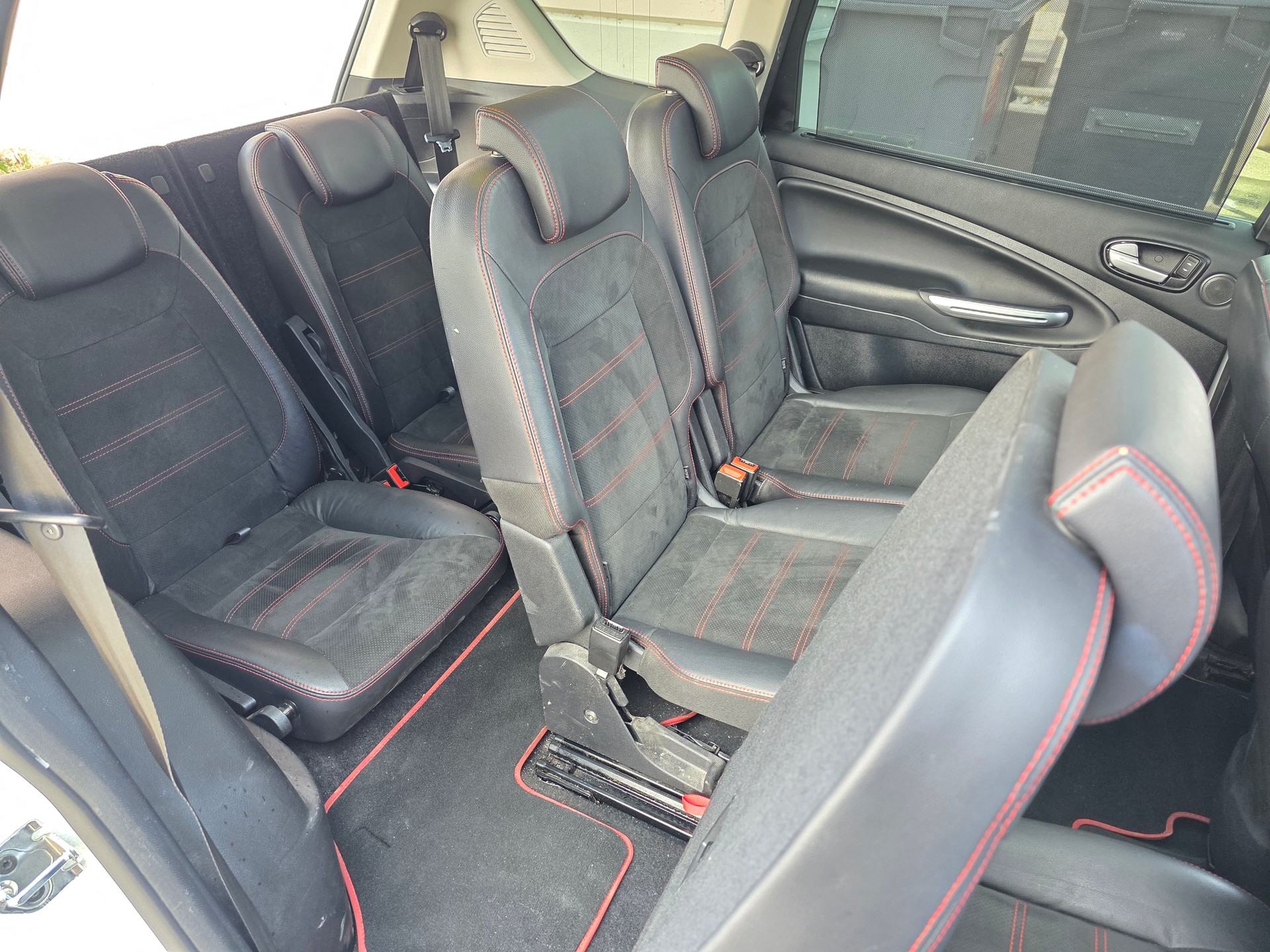 FORD S-Max 2.2 TDCi TitaniumS Automatic-image-18