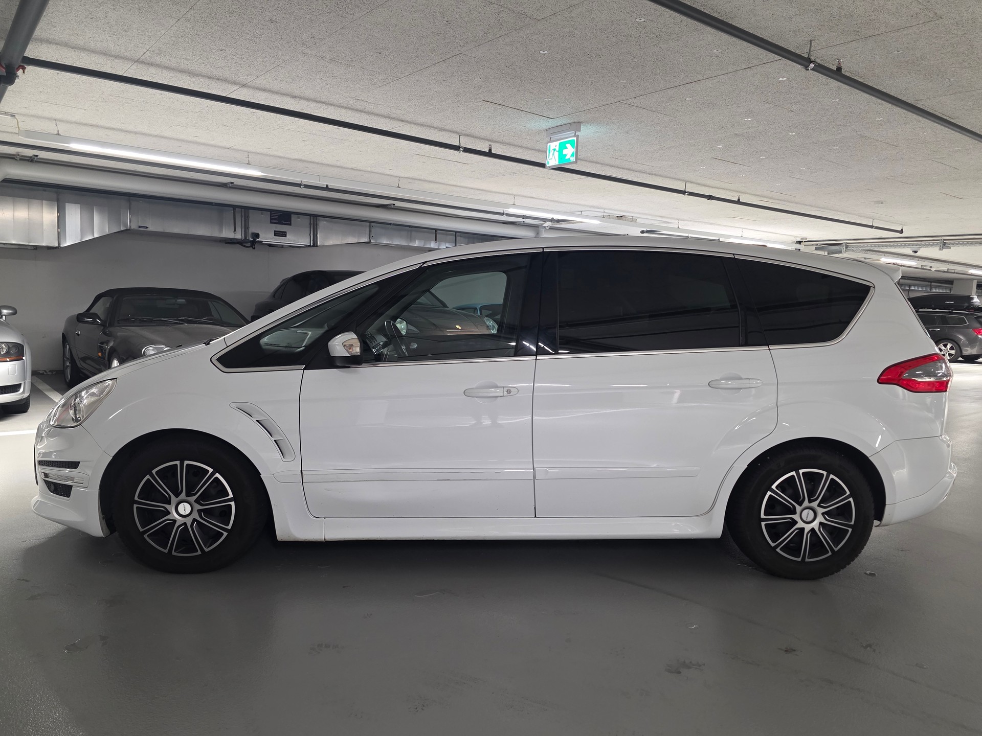 FORD S-Max 2.2 TDCi TitaniumS Automatic-image-7