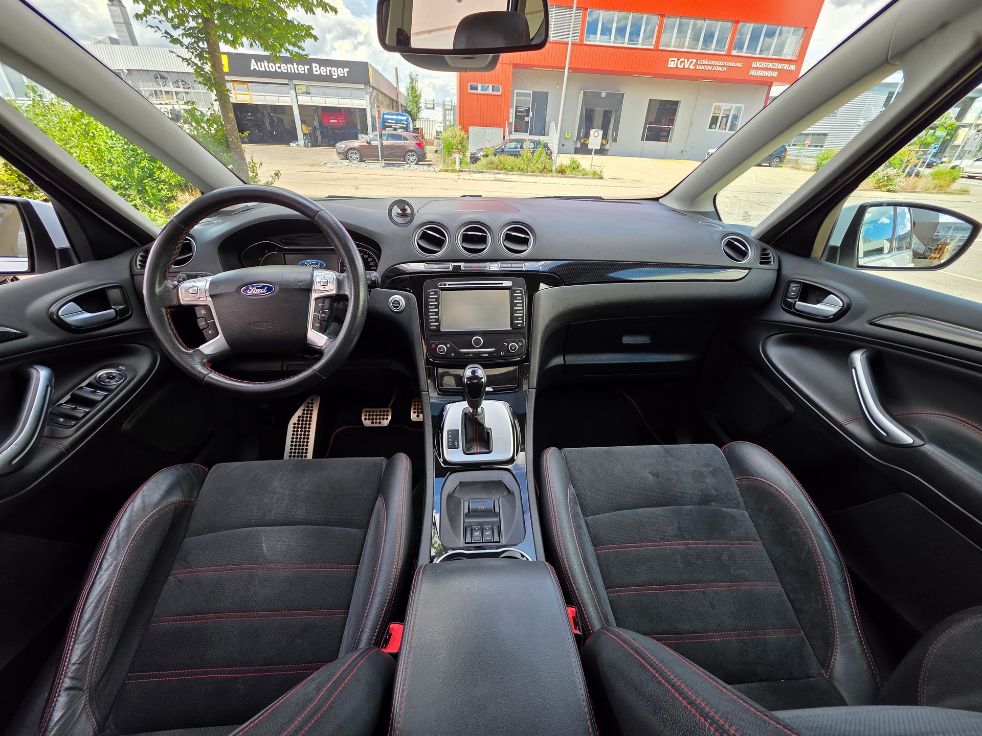 FORD S-Max 2.2 TDCi TitaniumS Automatic-image-11