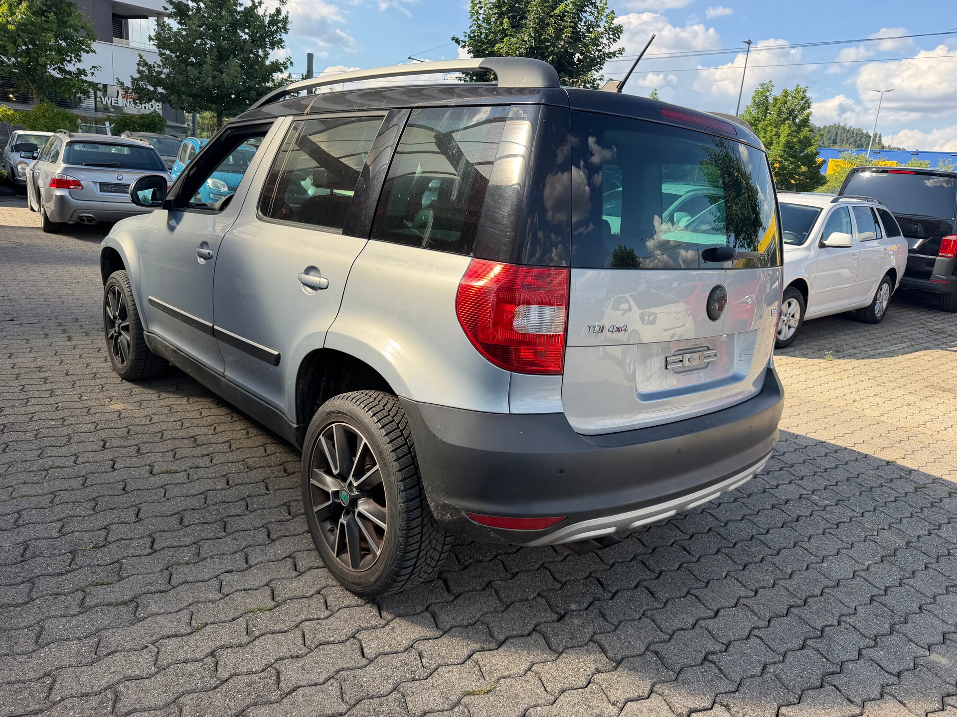 SKODA Yeti 2.0 TDI Elegance 4x4 DSG-image-4