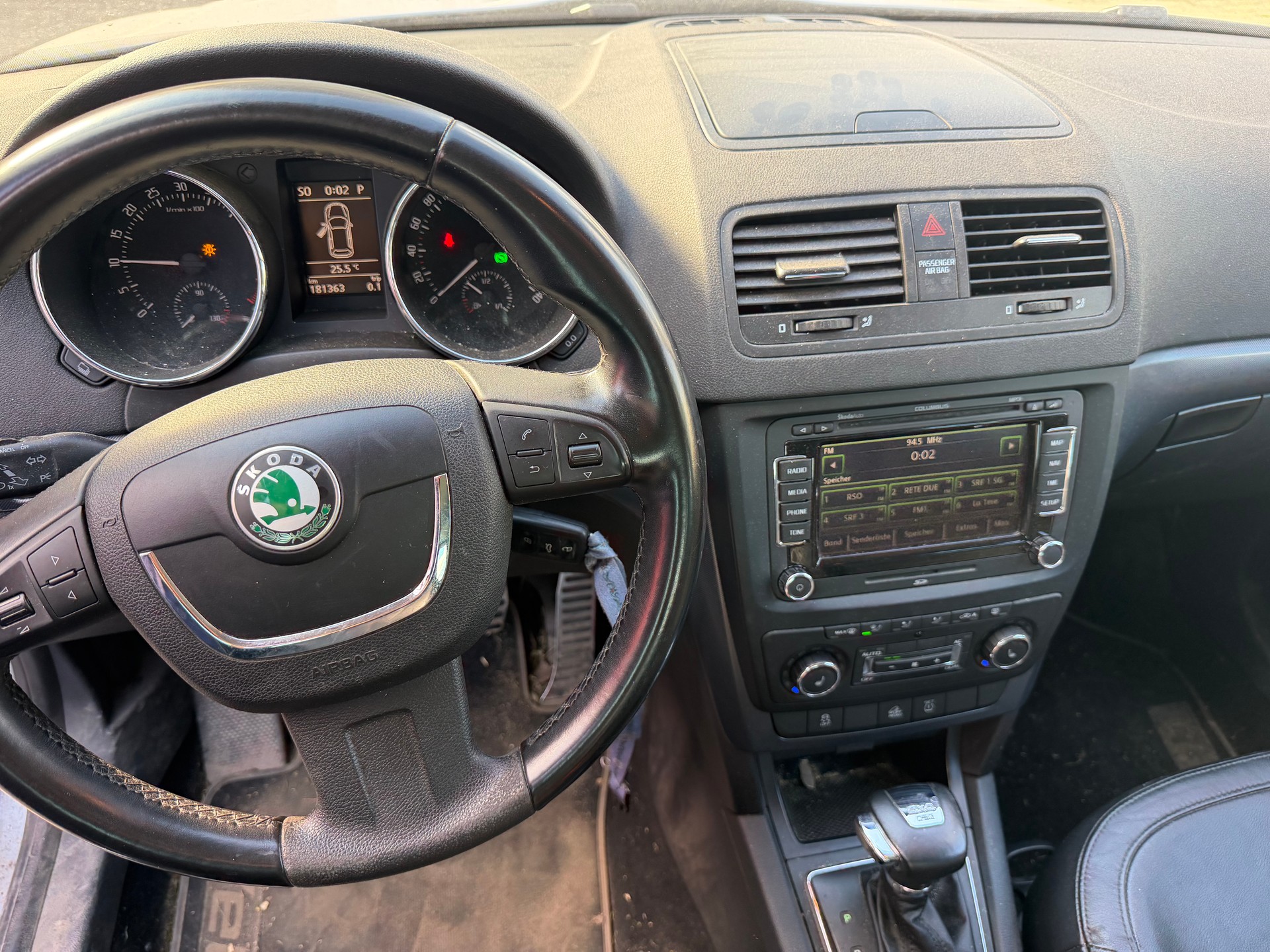 SKODA Yeti 2.0 TDI Elegance 4x4 DSG-image-7