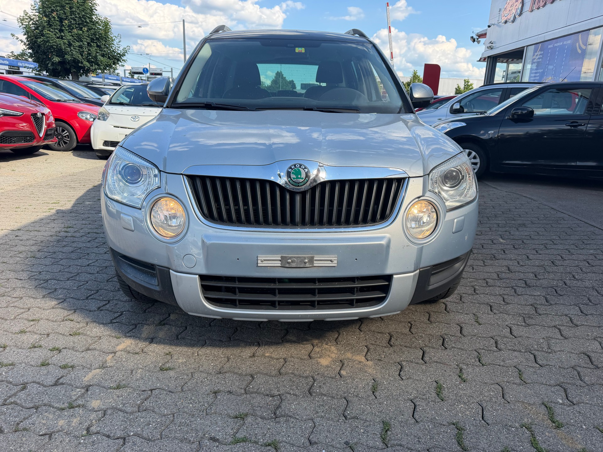 SKODA Yeti 2.0 TDI Elegance 4x4 DSG-image-2