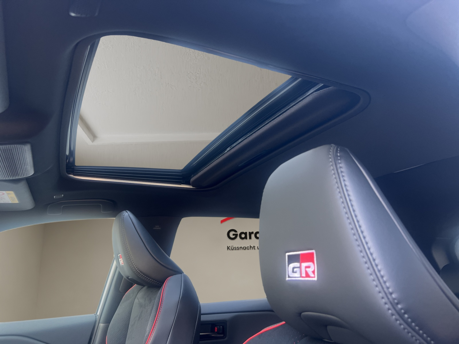 TOYOTA RAV4 2.5 HEV GR Sport-image-9