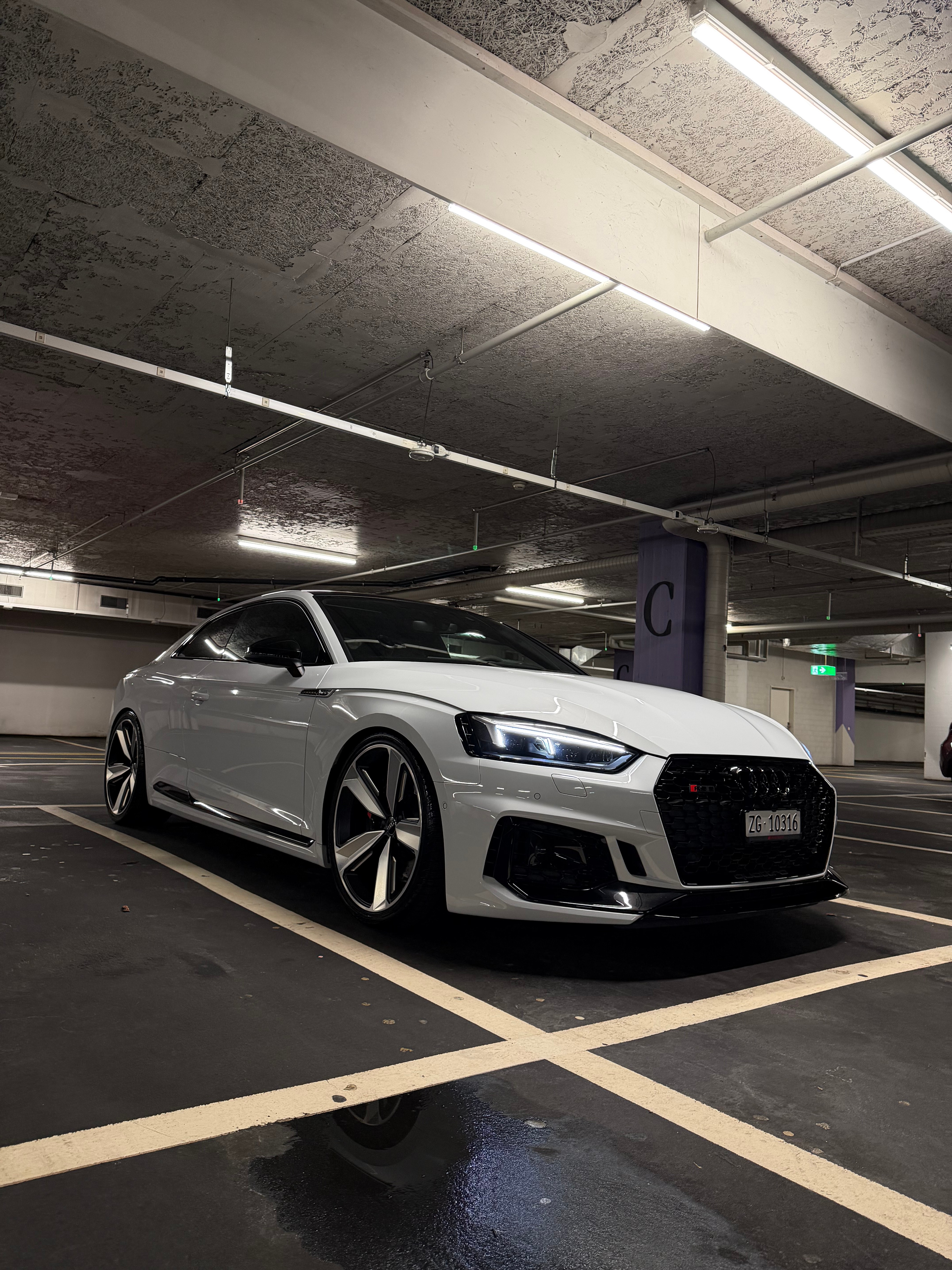 Car photo