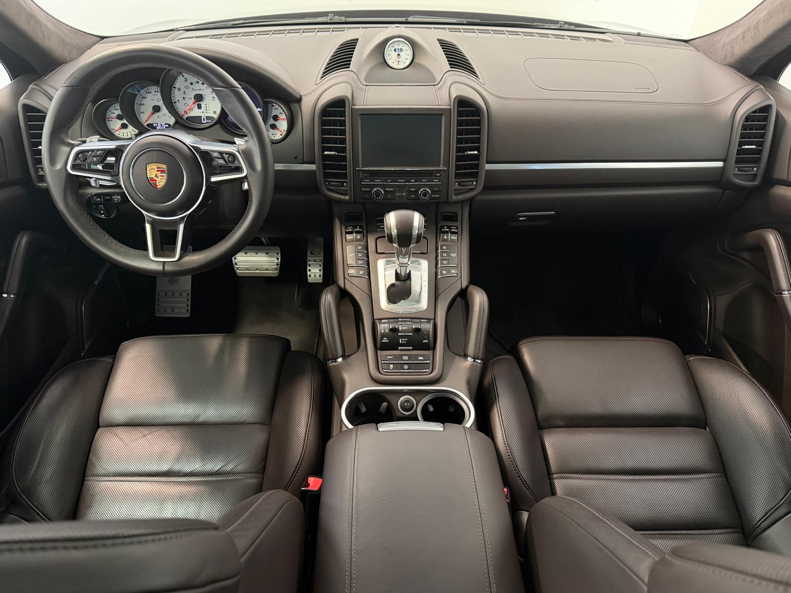 PORSCHE Cayenne Turbo-image-13
