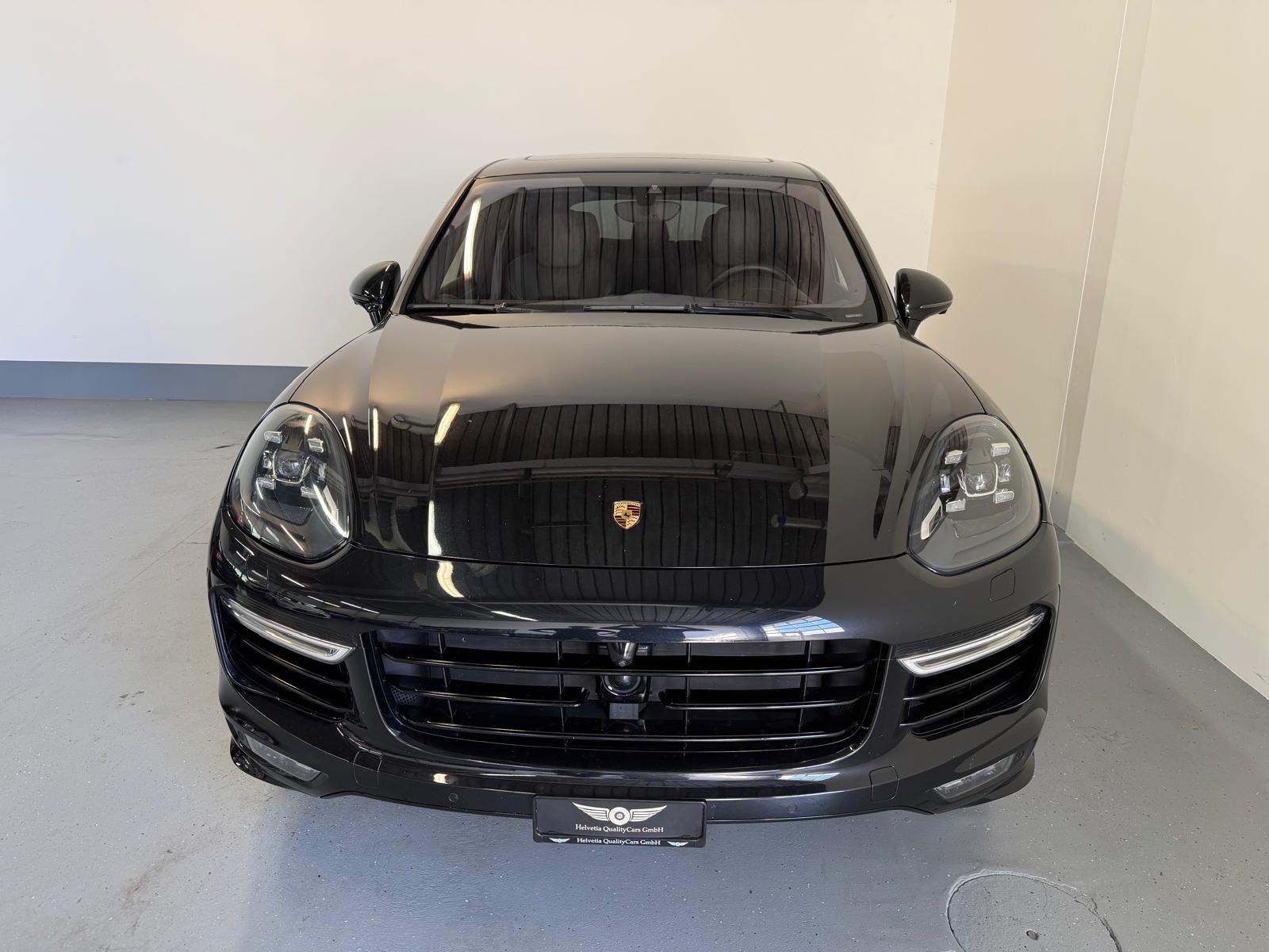 PORSCHE Cayenne Turbo-image-3