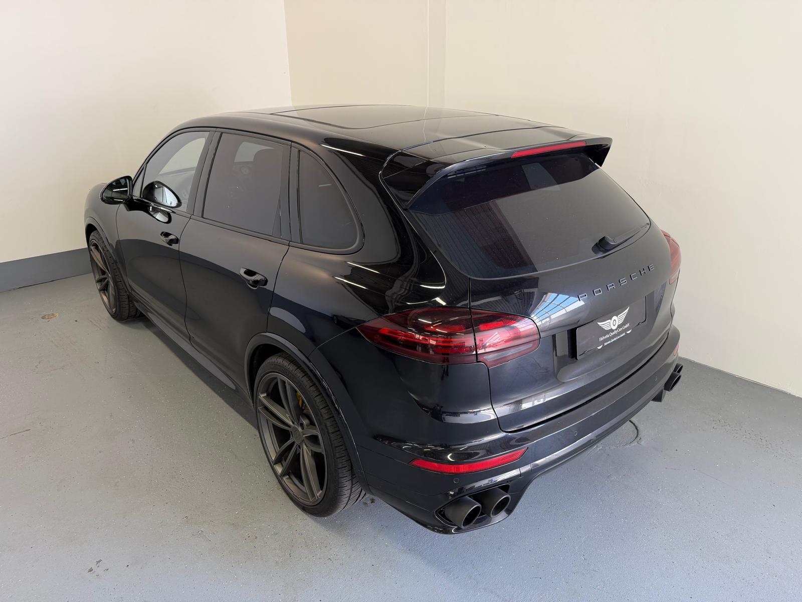 PORSCHE Cayenne Turbo-image-7