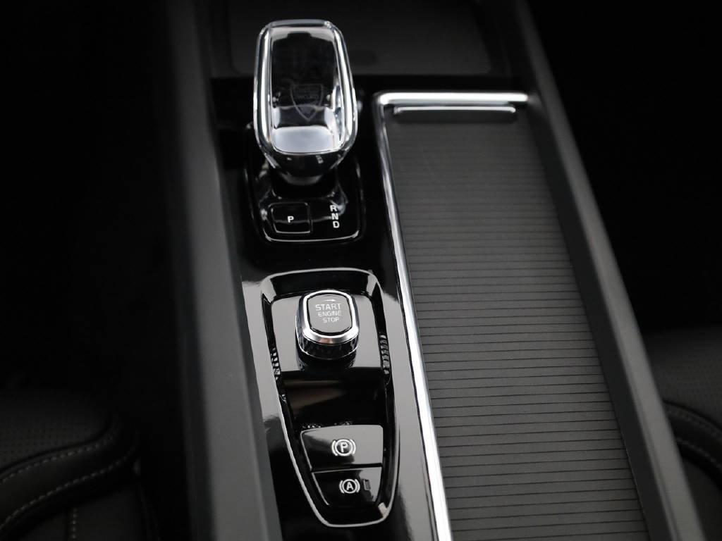 VOLVO XC60 2.0 T8 TE Ultra Dark eAWD-image-23