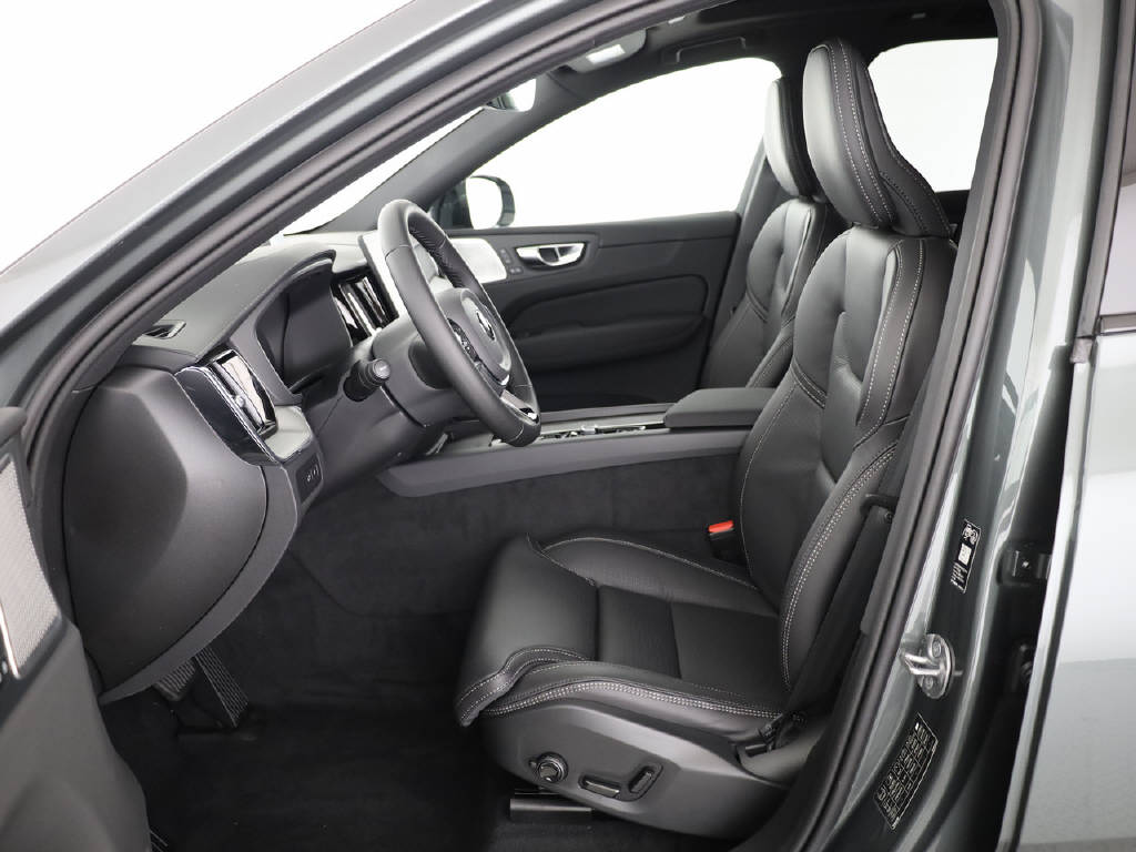 VOLVO XC60 2.0 T8 TE Ultra Dark eAWD-image-1