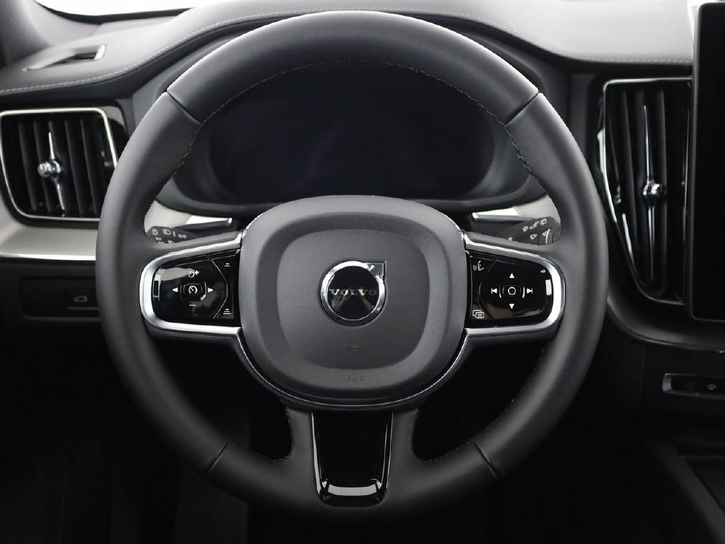 VOLVO XC60 2.0 T8 TE Ultra Dark eAWD-image-7