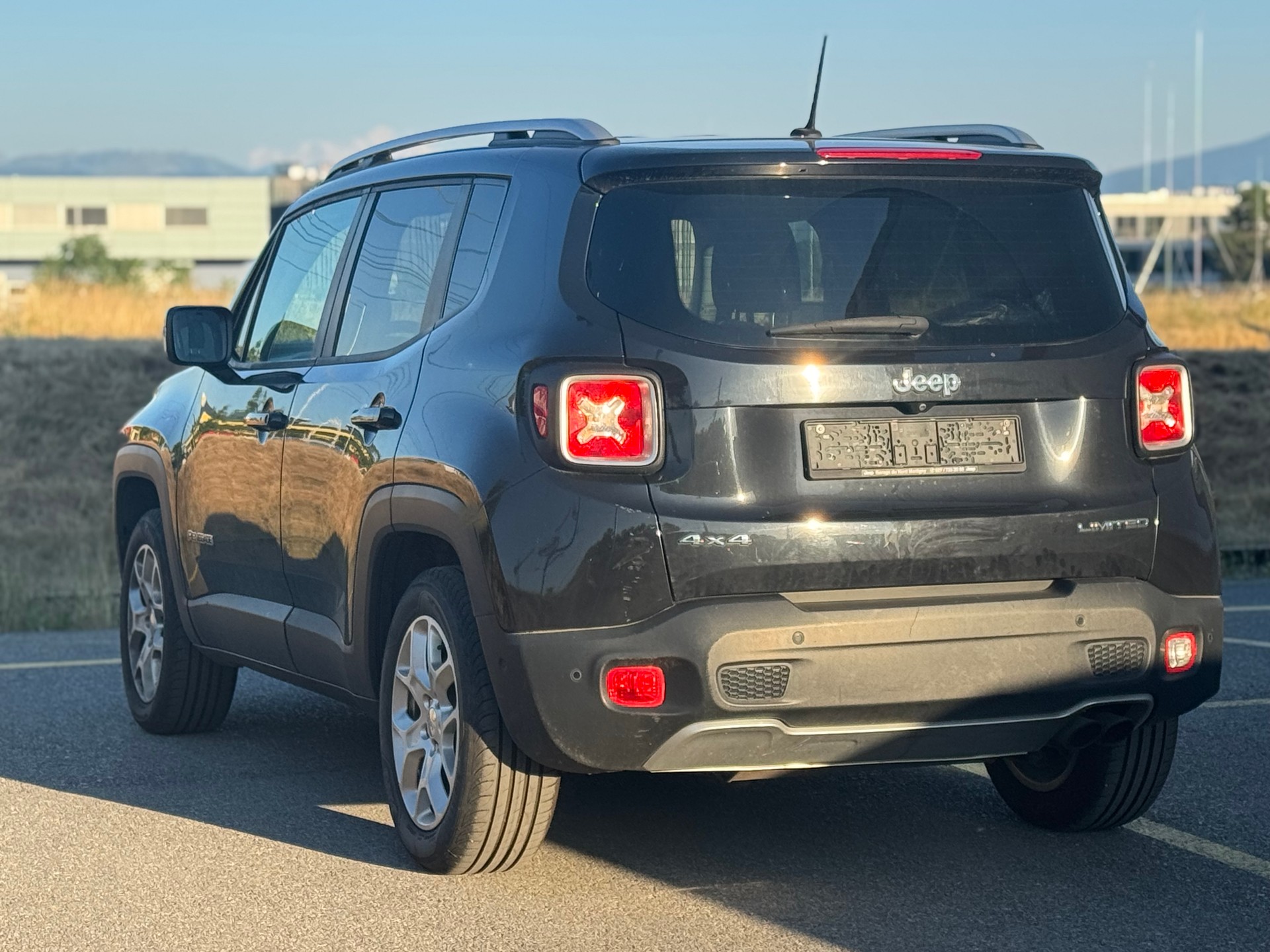 JEEP Renegade 1.4 Turbo Limited AWD-image-5