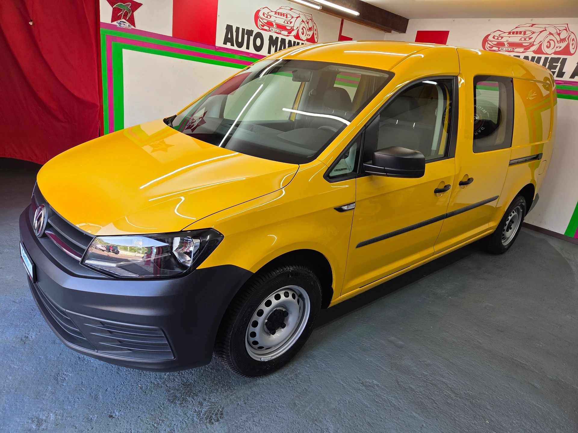 VW Caddy Maxi 1.0TSI BlueMotion Technology-image-1