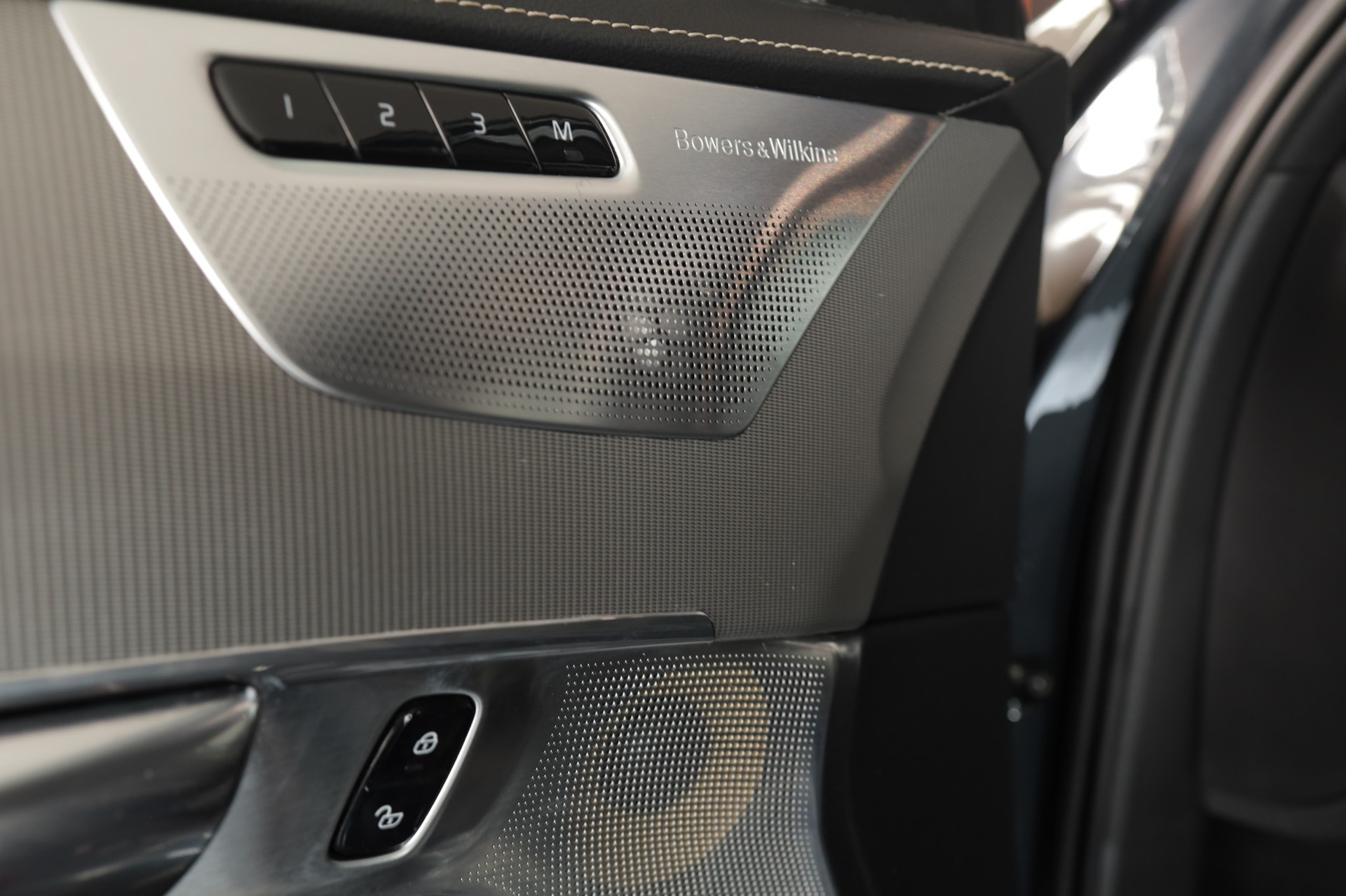 VOLVO XC90 T6 AWD R-Design Geartronic-image-14
