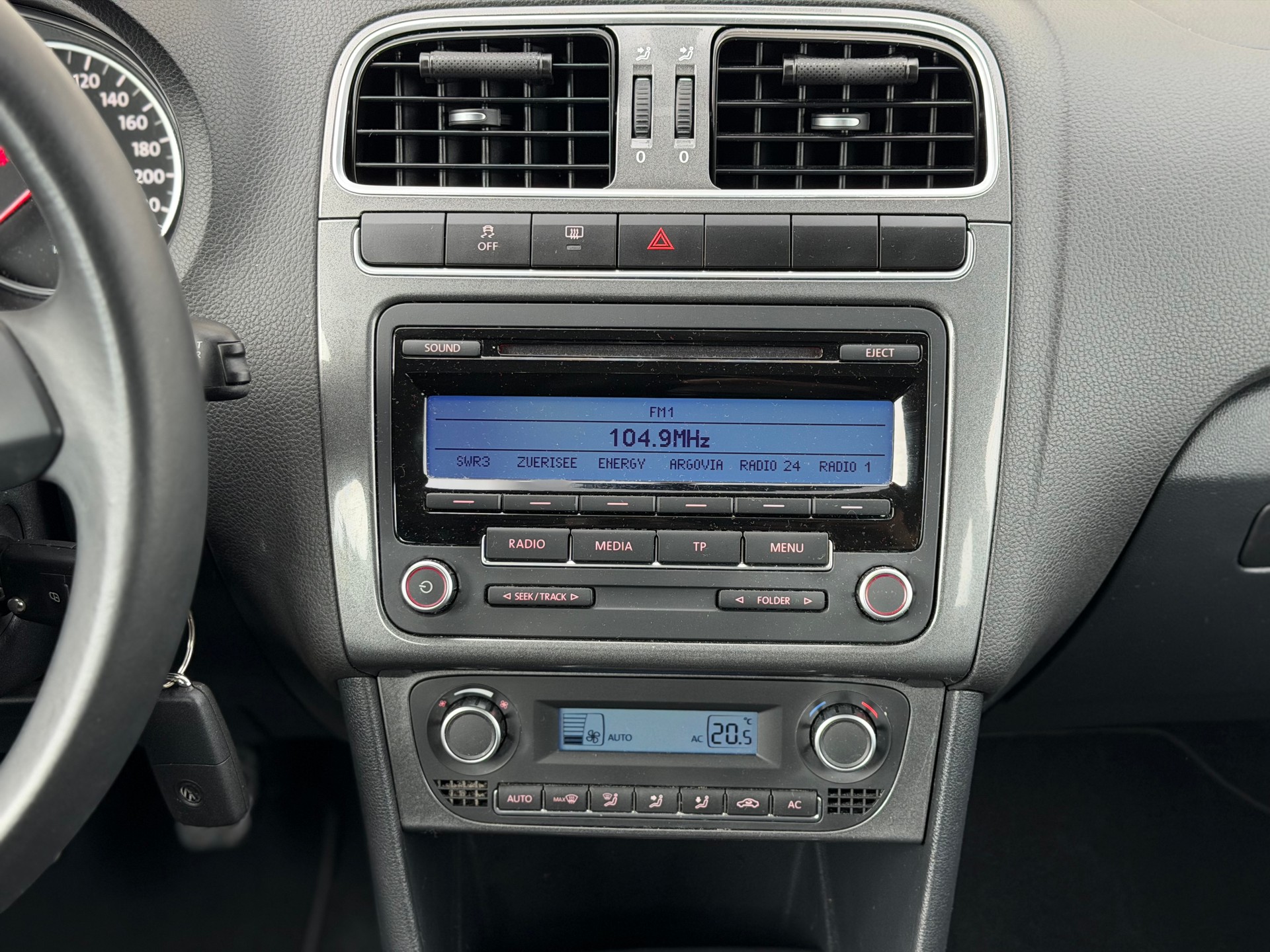 VW Polo 1.2 TSI Trendline-image-9