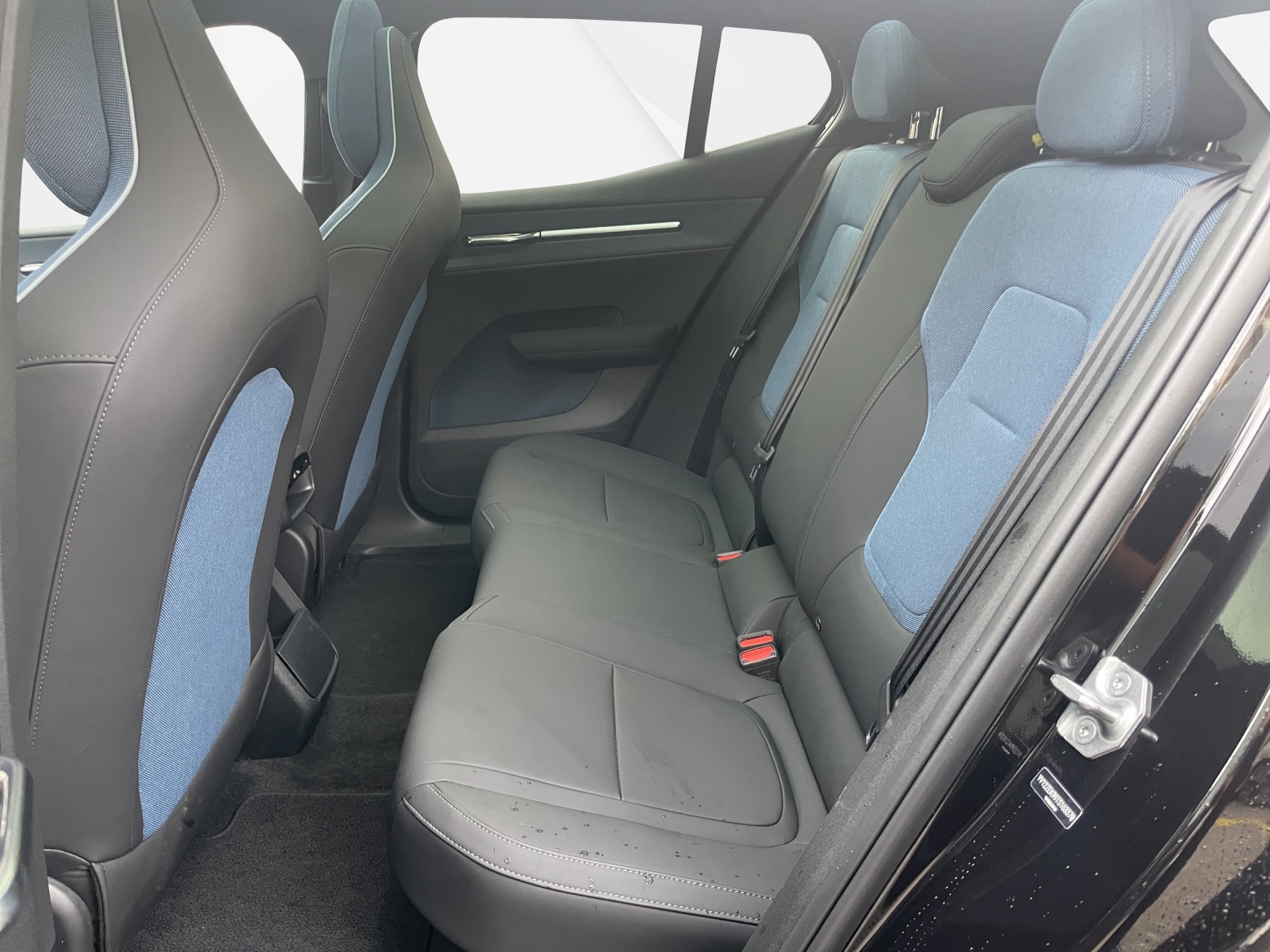 VOLVO EX 30 E60 Twin Ultra Performance AWD-image-13