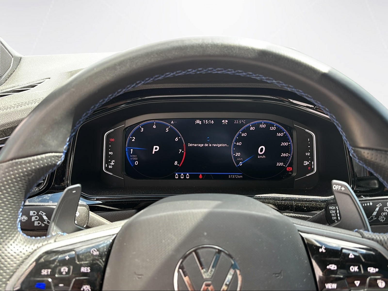 VW T-Roc 2.0 TSI R DSG 4Motion-image-2