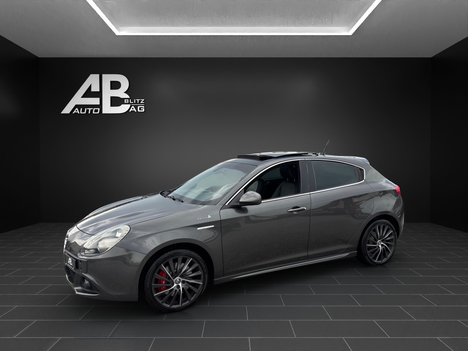 ALFA ROMEO Giulietta QV-Line 1.4 MultiAir Distinctive mit 170 PS-showroom-element-1