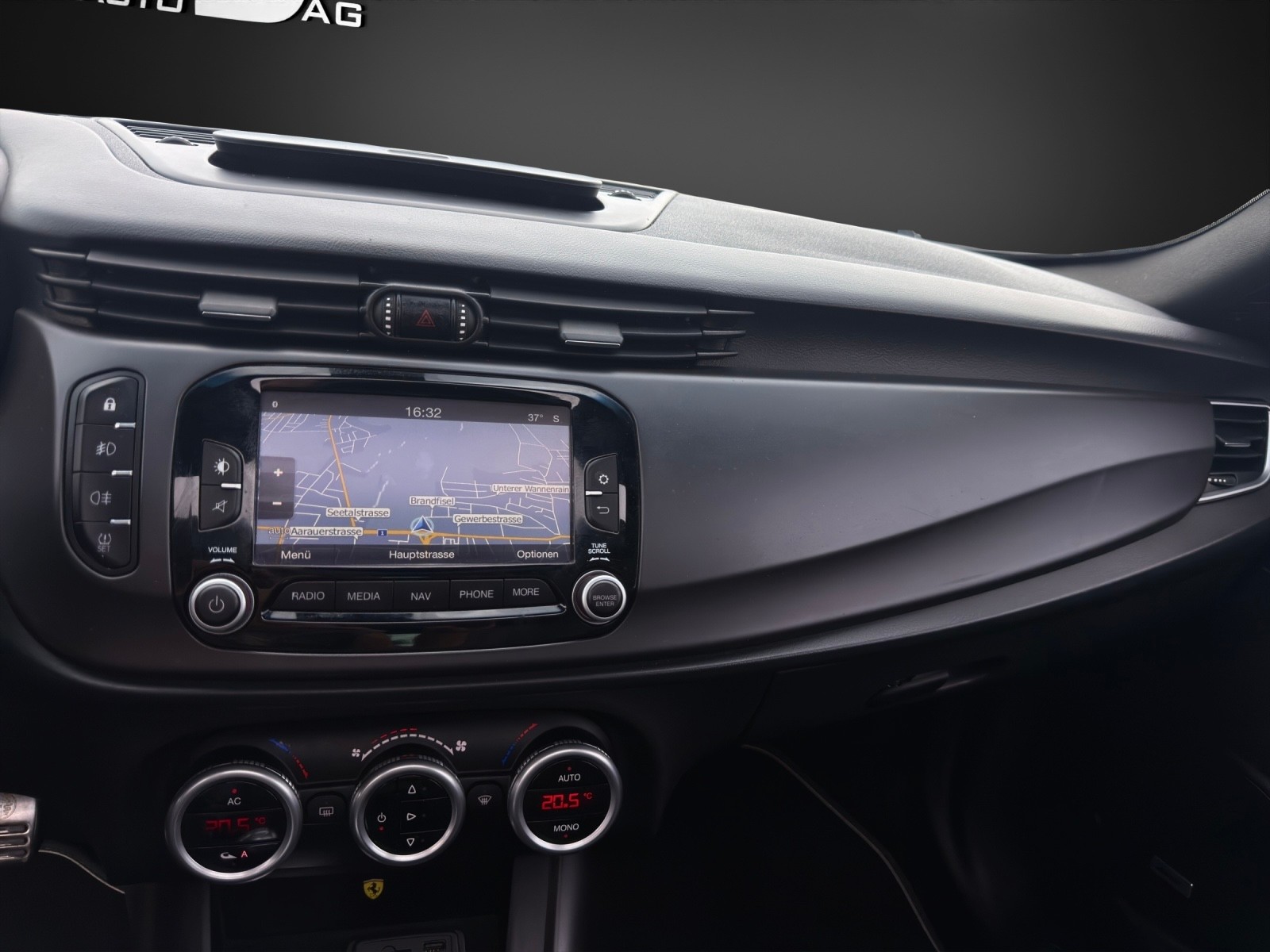 ALFA ROMEO Giulietta QV-Line 1.4 MultiAir Distinctive mit 170 PS-image-11