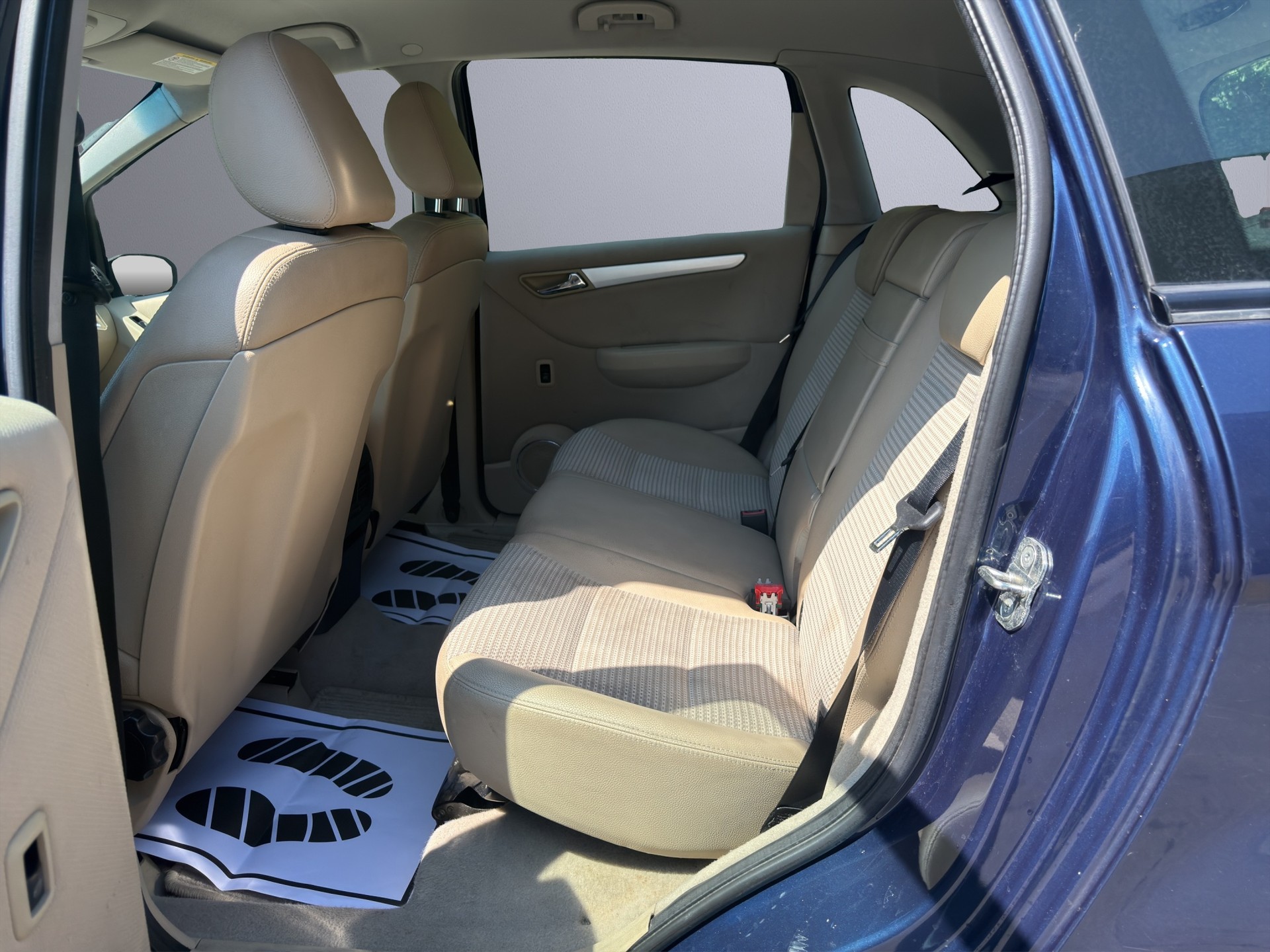 MERCEDES-BENZ B 200 CDI-image-12