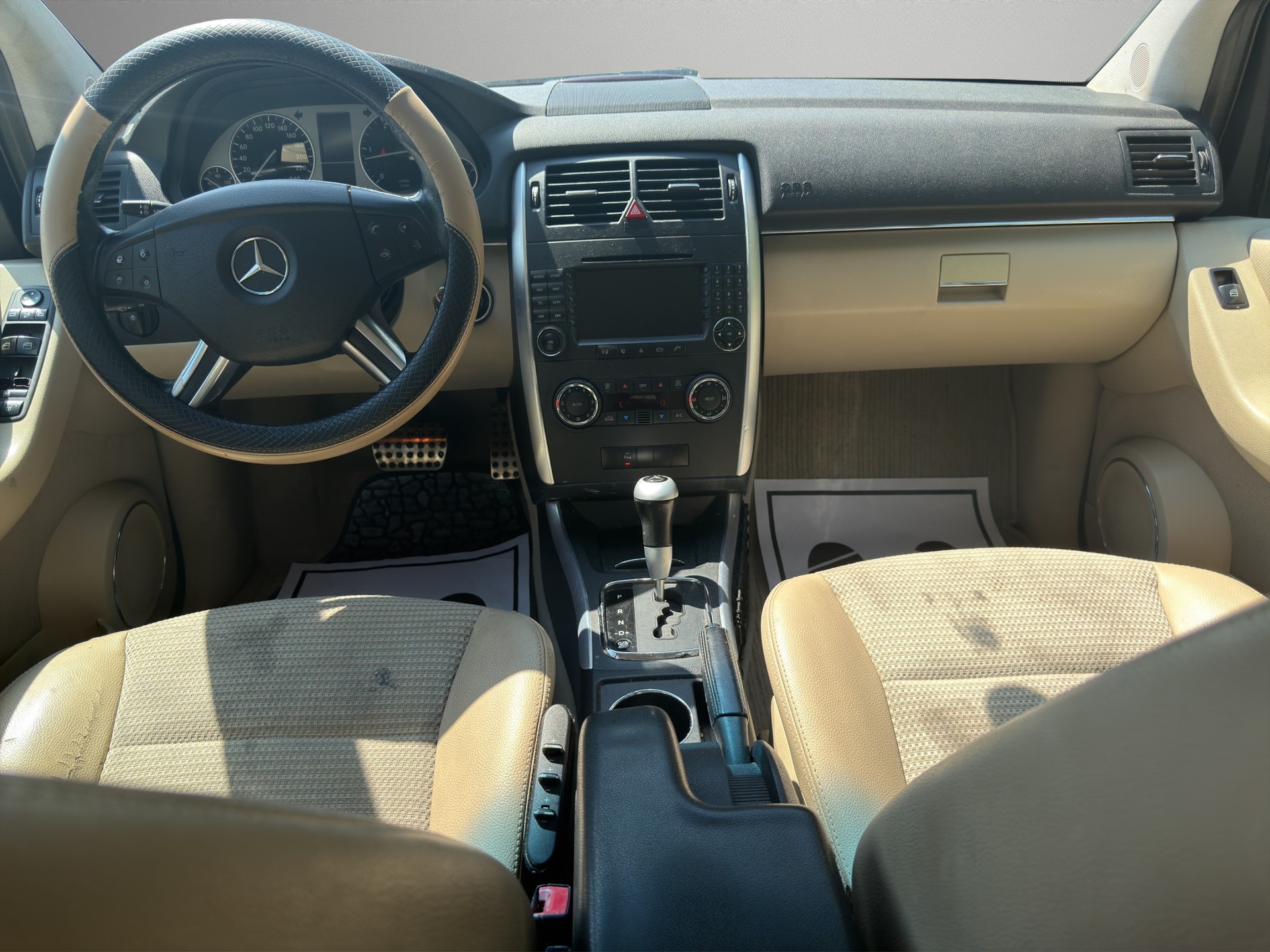 MERCEDES-BENZ B 200 CDI-image-13