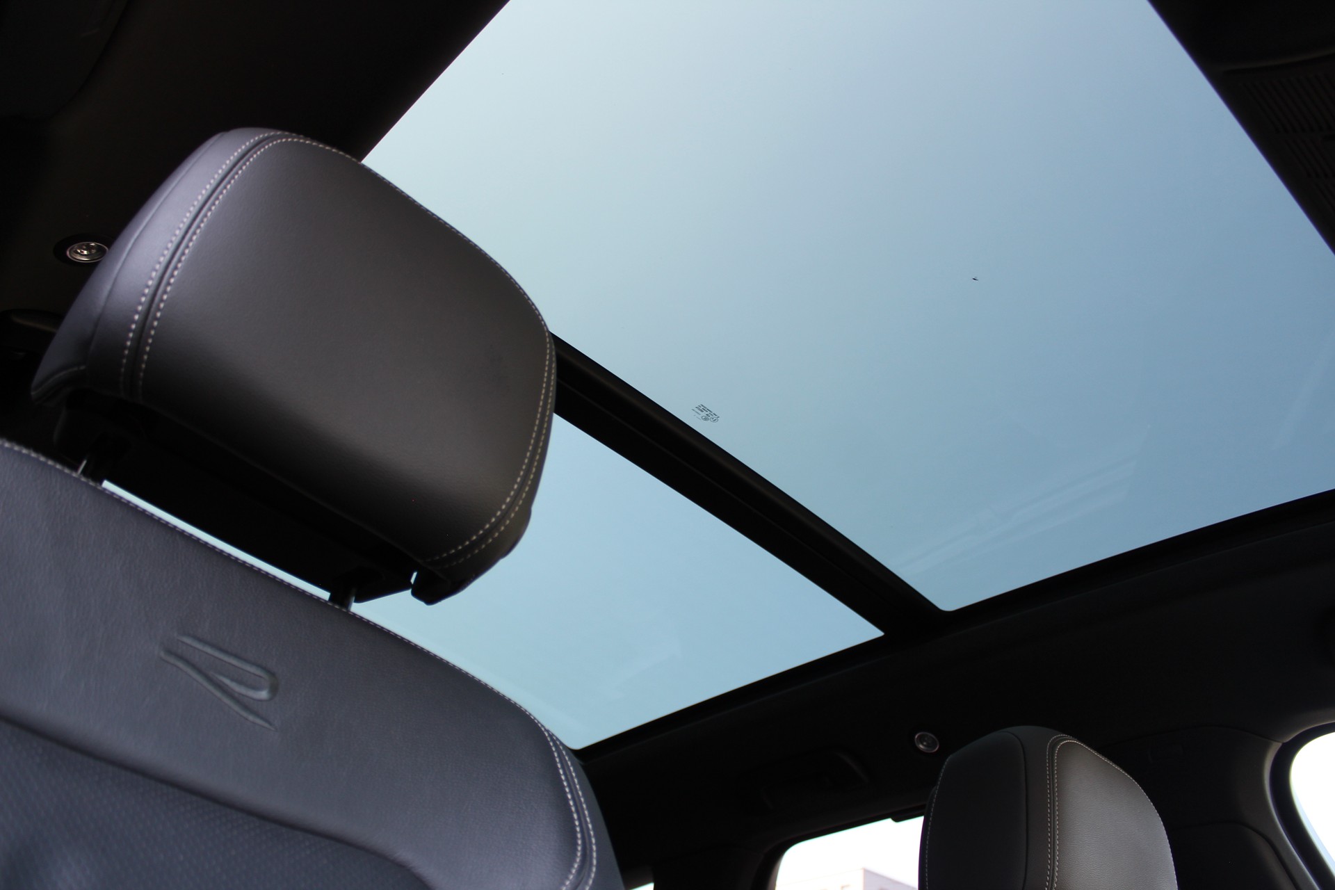VW Touareg 3.0 TSI eHybrid R Tiptronic-image-9