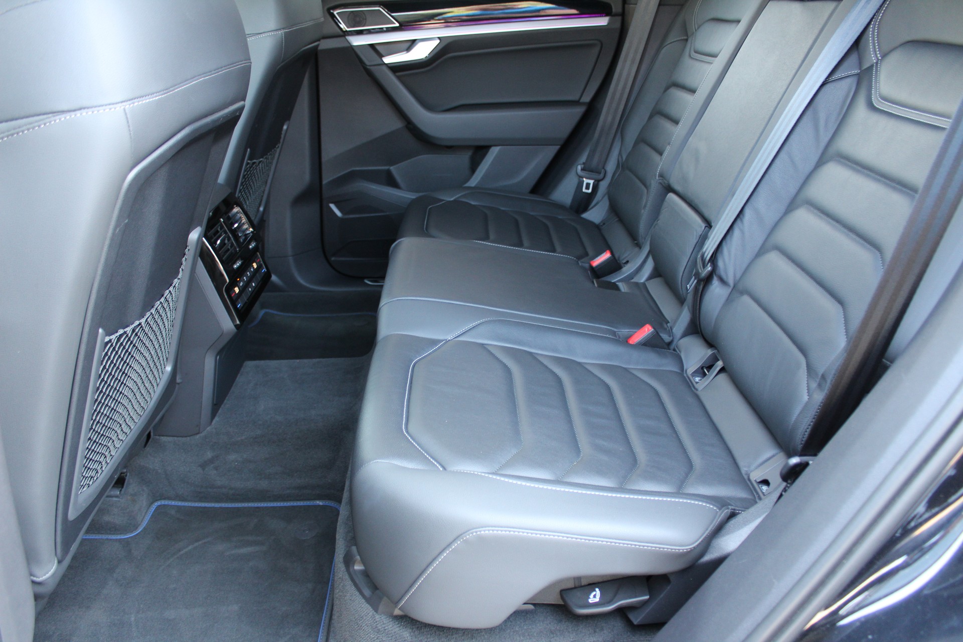 VW Touareg 3.0 TSI eHybrid R Tiptronic-image-15