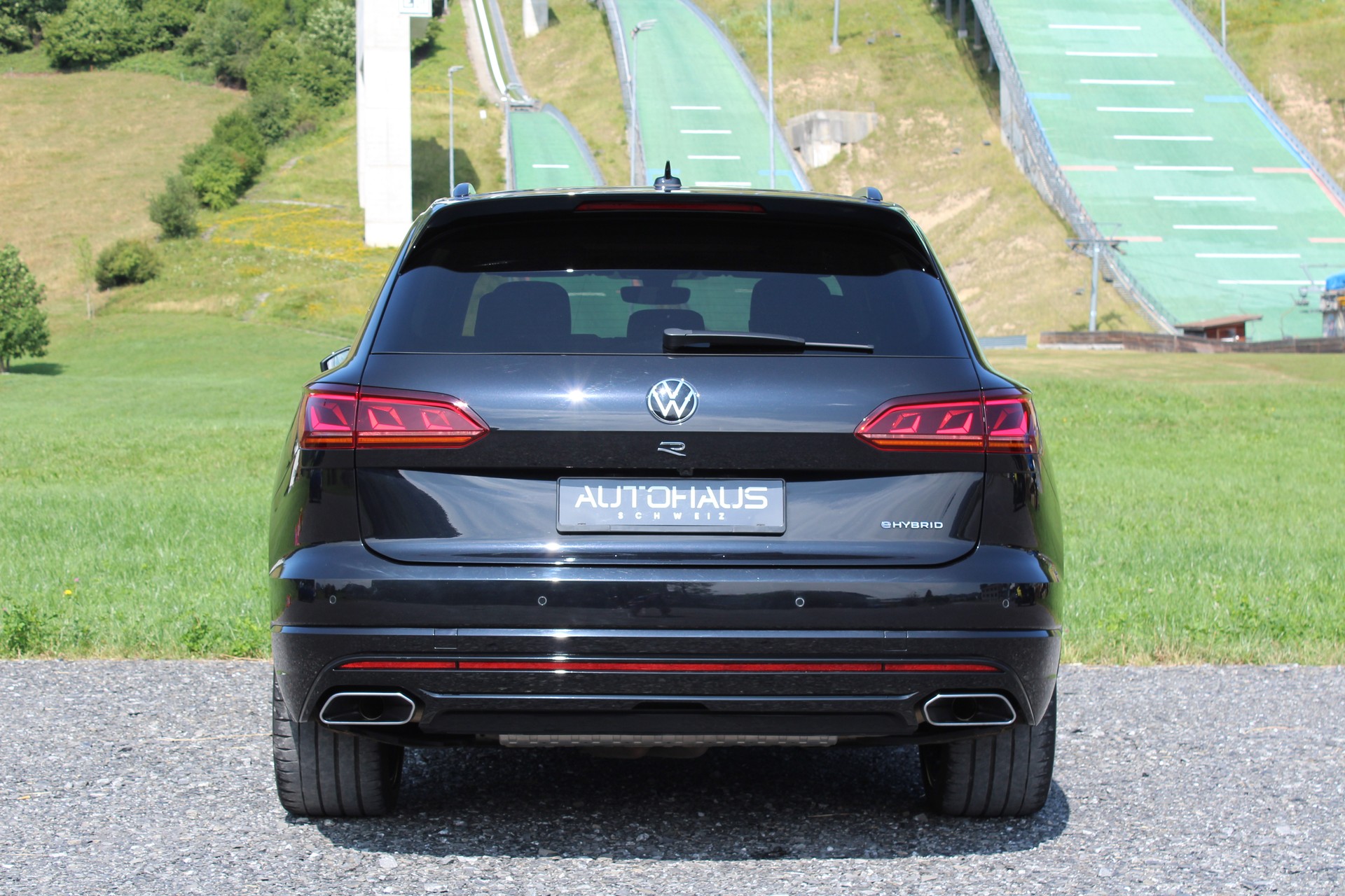 VW Touareg 3.0 TSI eHybrid R Tiptronic-image-5