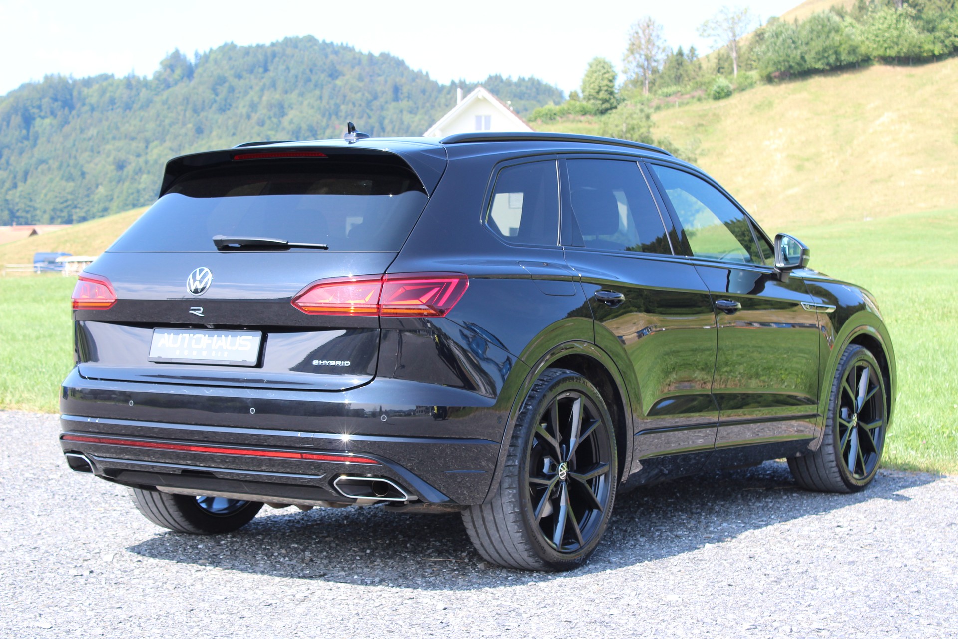 VW Touareg 3.0 TSI eHybrid R Tiptronic-image-4
