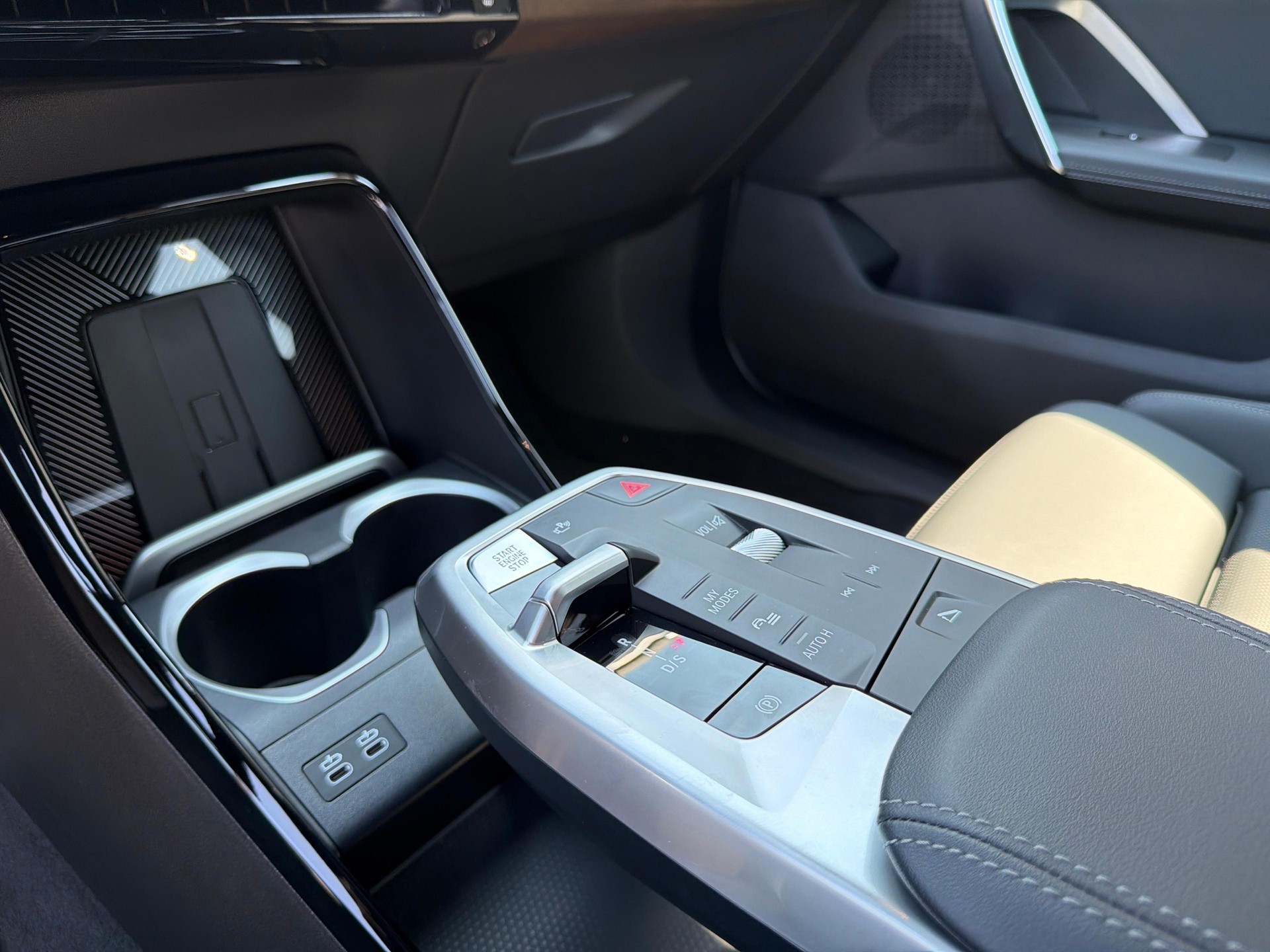 BMW X1 23d xDrive paddles-image-16