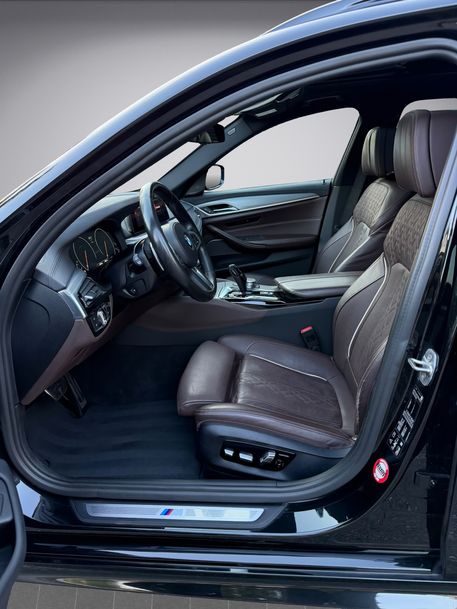 BMW 540i xDrive Touring Steptronic M Paket-image-9