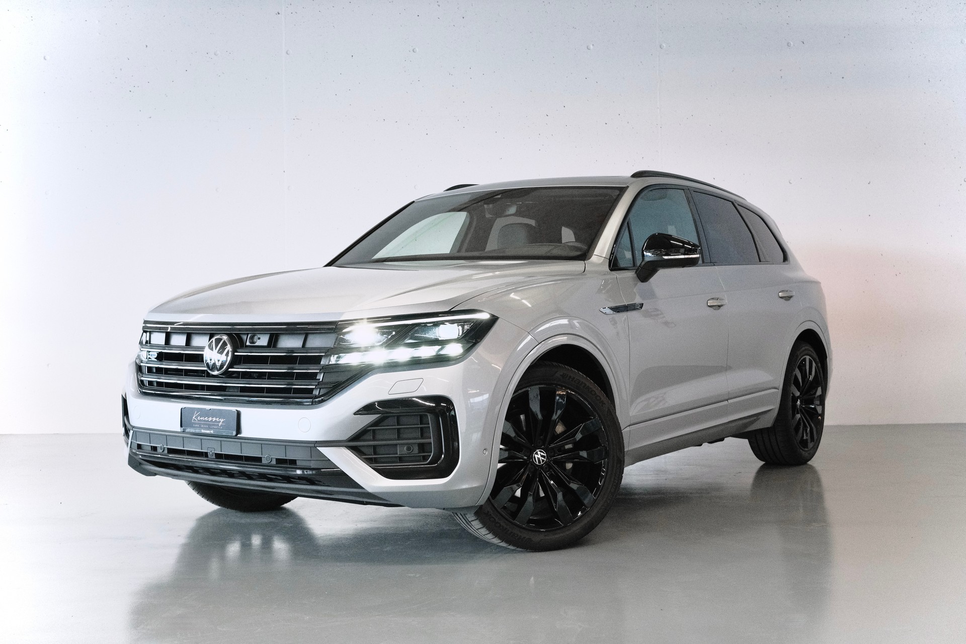 VW Touareg 3.0 TDI R-LINE | CH-FZG | INFRAROT-KAMERA | AHK | STANDHEIZUNG | MASSAGESITZE-image-19