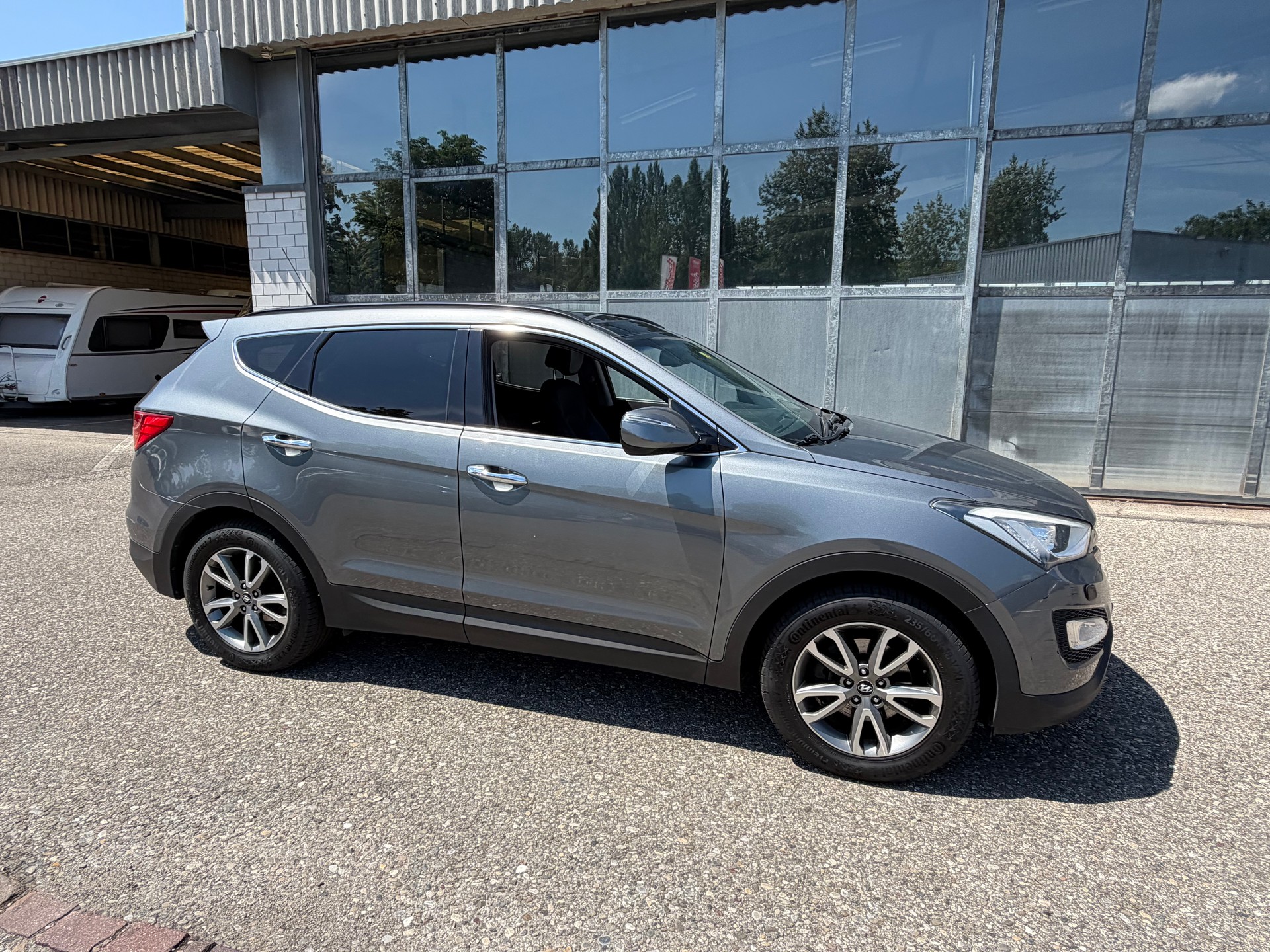 HYUNDAI Santa Fe 2.2 CRDI Premium 4WD Automatic-image-9