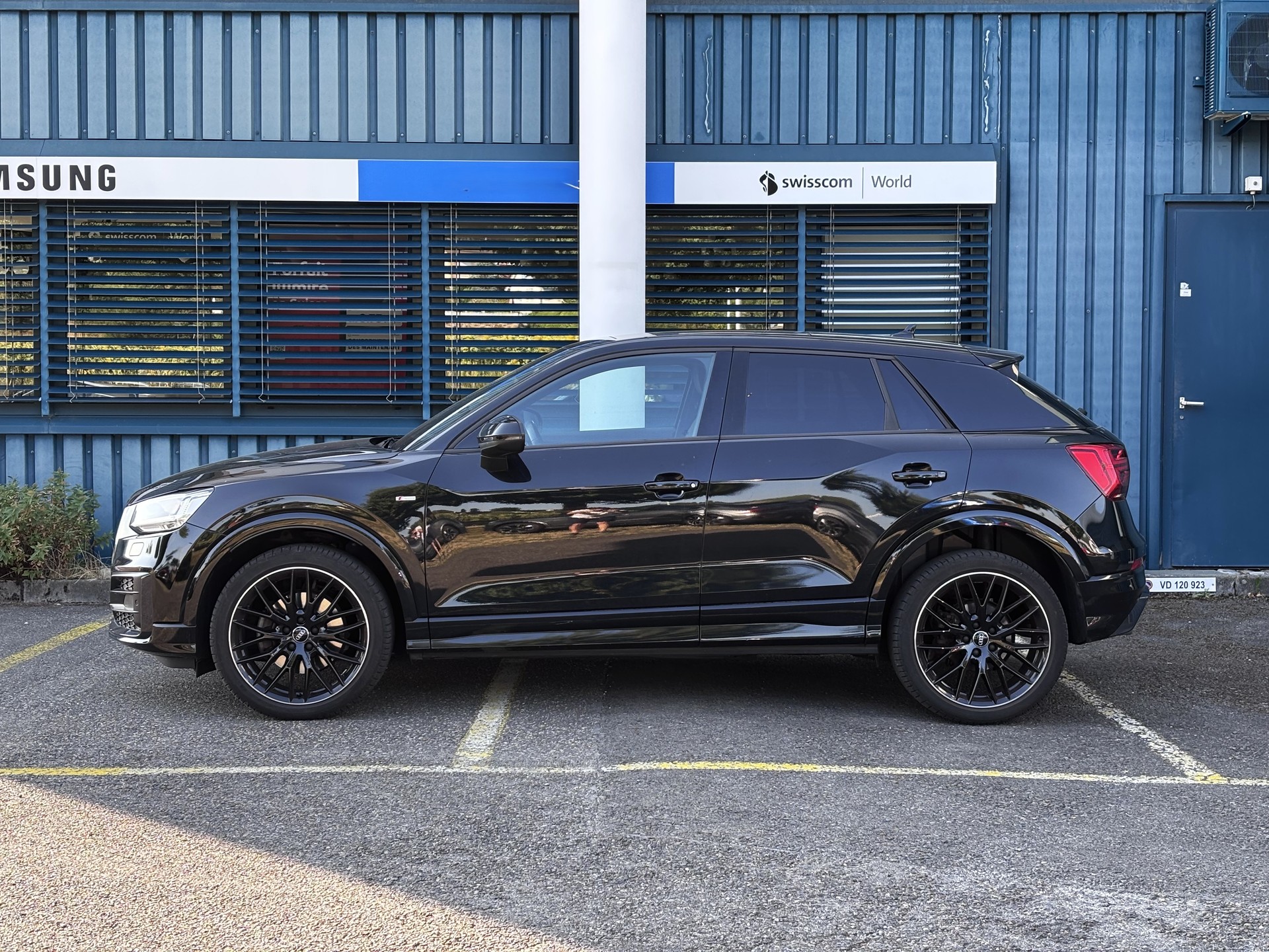 AUDI Q2 40 TFSI Sport Attraction *S Line* quattro S-tronic-showroom-element-3