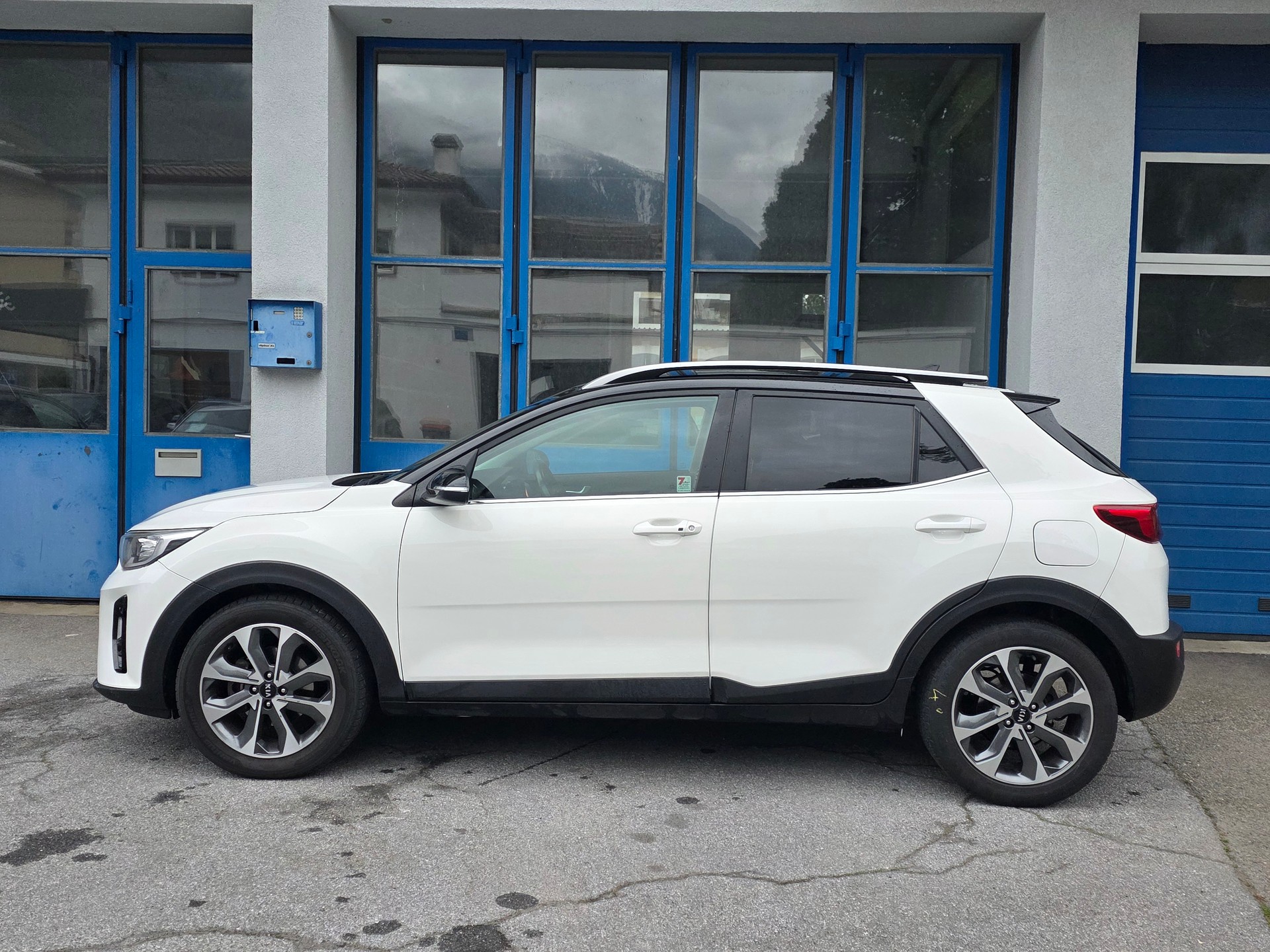KIA Stonic 1.0 T-GDi-image-2