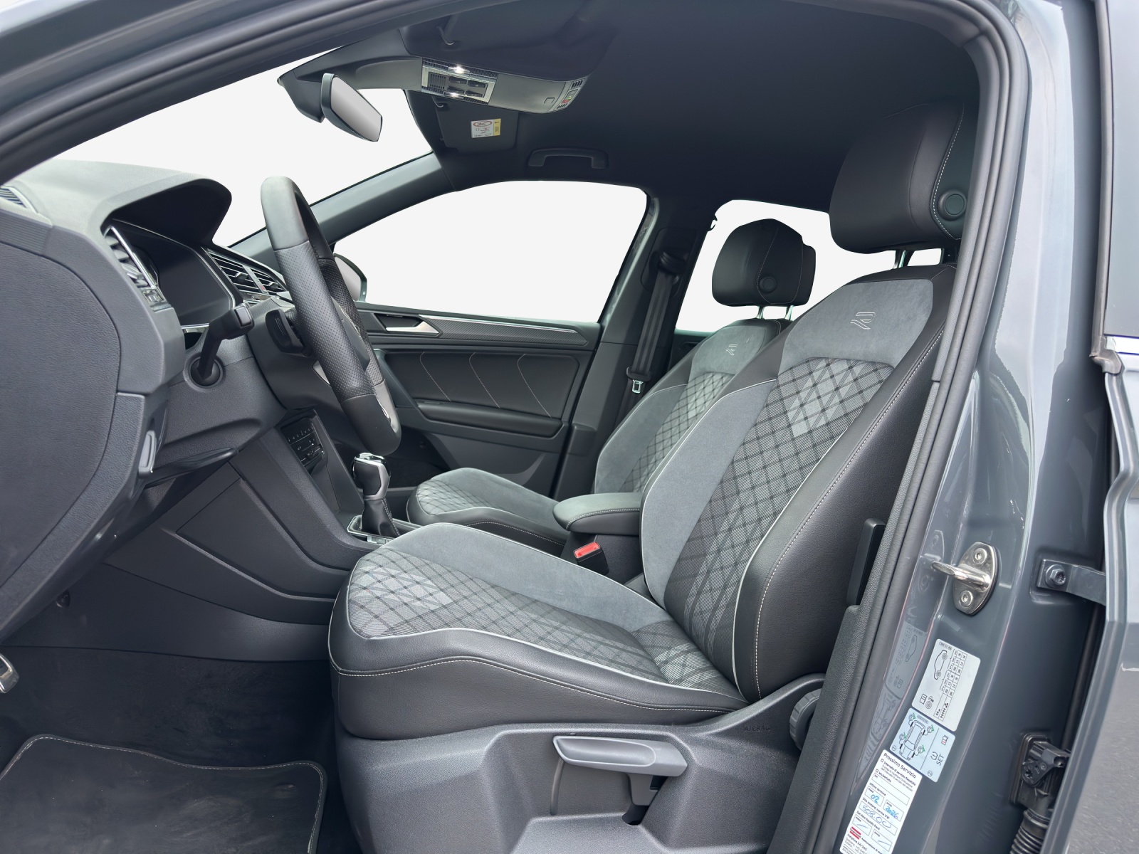 VW Tiguan 1.4TSI PHEV R-Line DSG-image-7