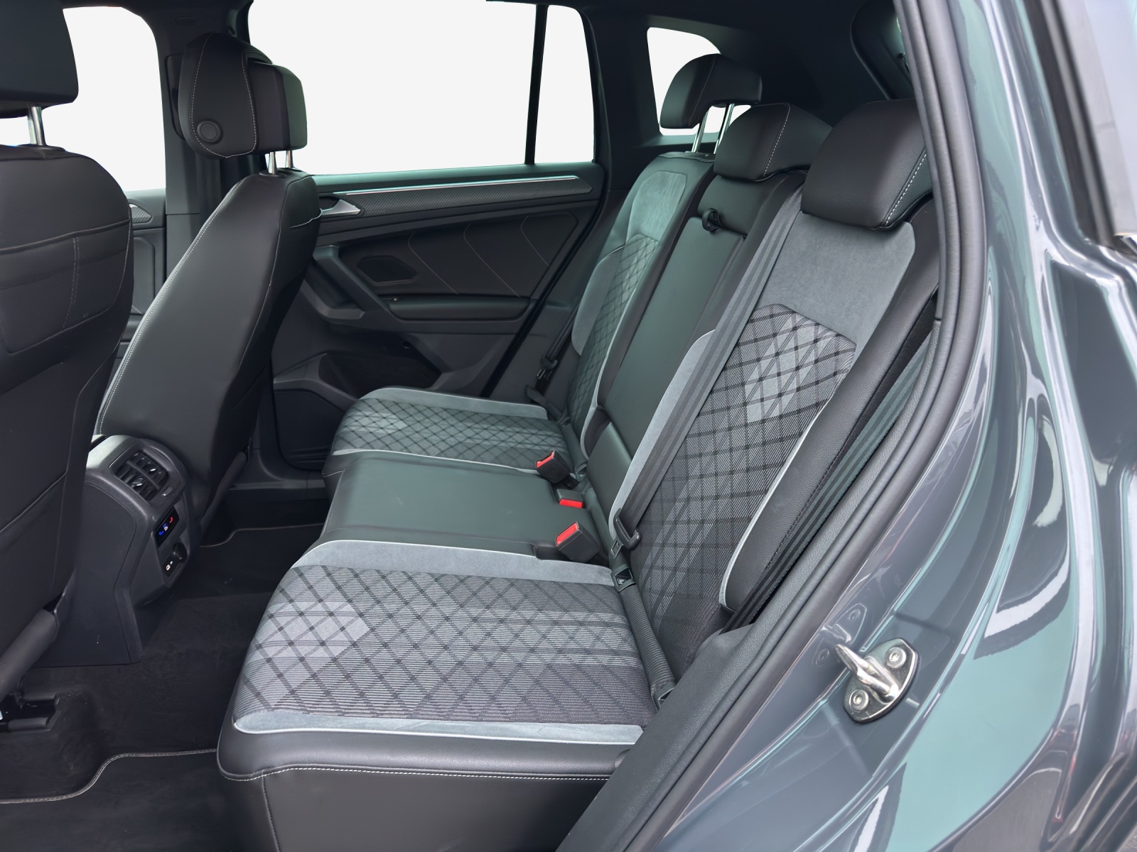 VW Tiguan 1.4TSI PHEV R-Line DSG-image-11