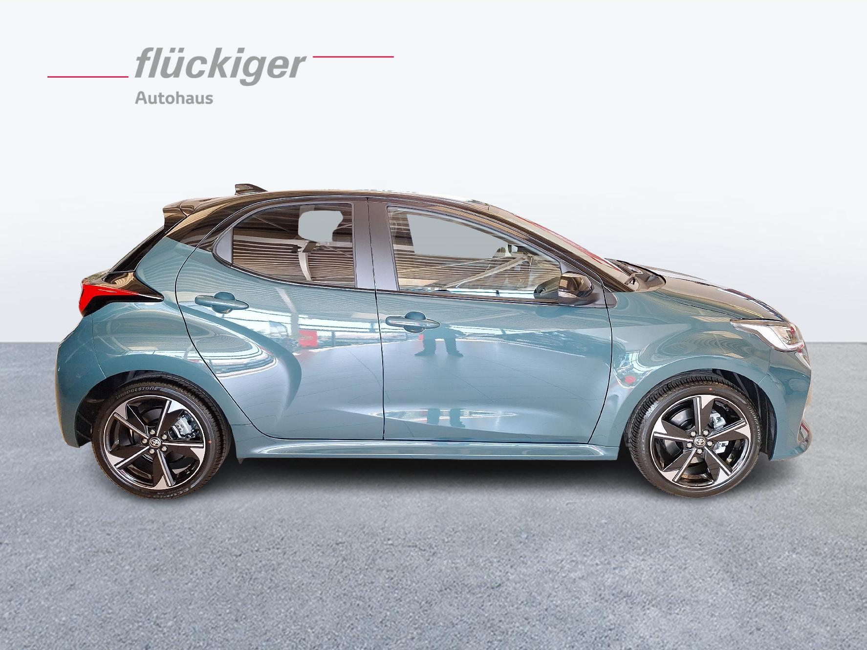 TOYOTA Yaris 1.5 VVT-i HSD Premium-image-3